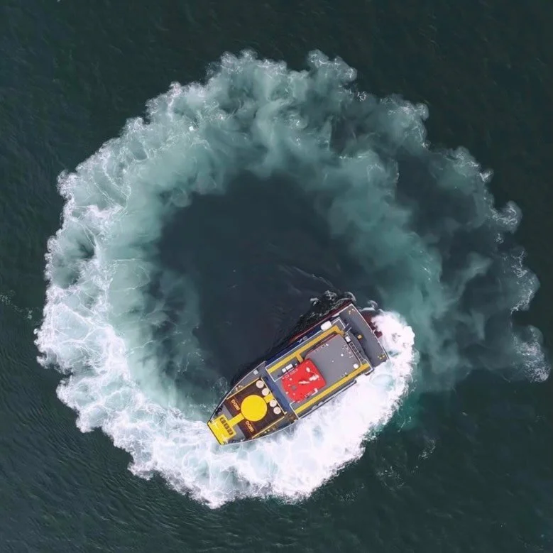 The Uniwise Commander is making waves in the offshore oil and gas sector ⚓️ #windnavalarchitects #windflyer #uniwisecommander #trimaran #navalarchitecture 📷: aftermarket.sea