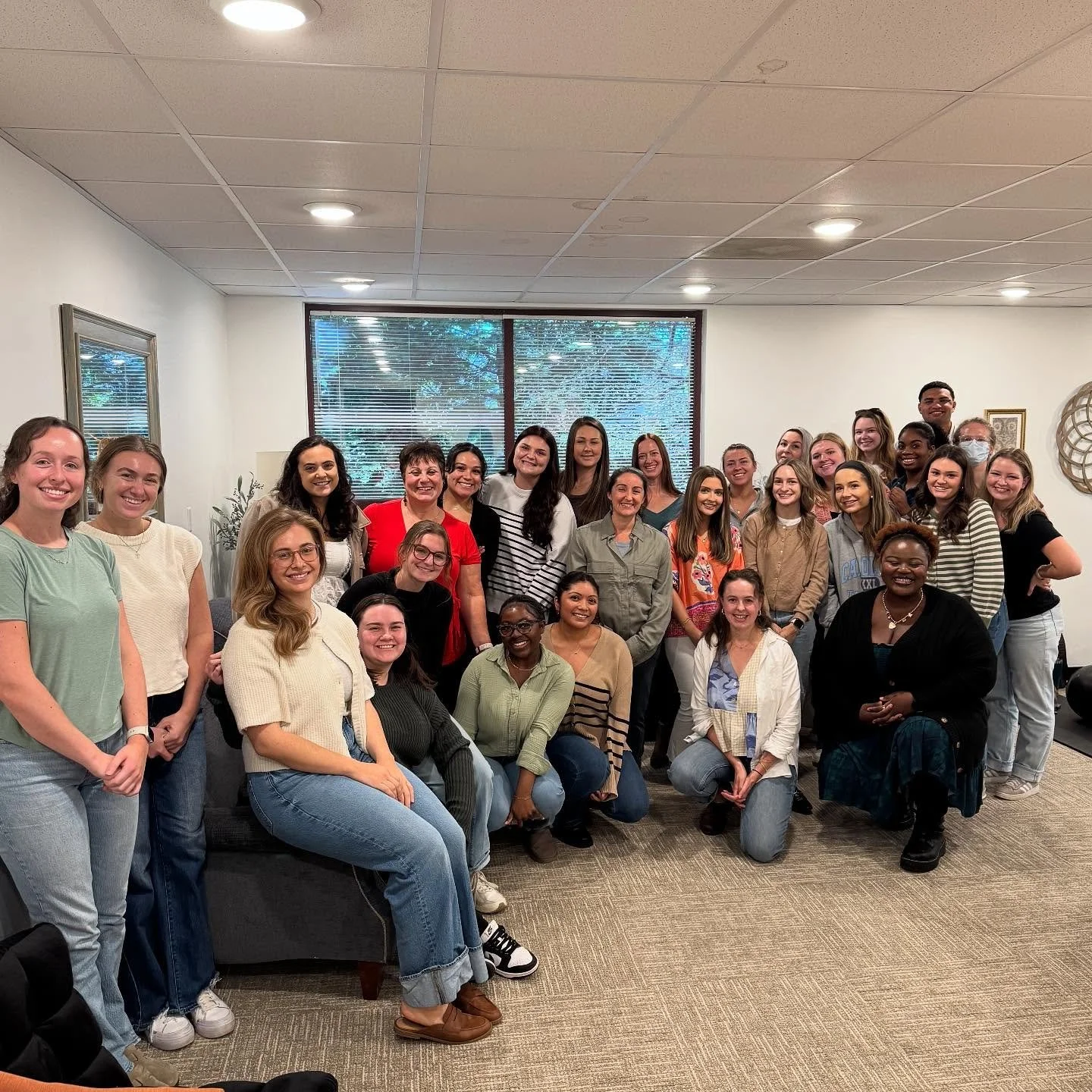 We were honored to welcome the @elonnursing students to North Carolina Birth Center! Thank you for taking the time to tour our space, learn about midwifery-led care, and engage in thoughtful conversations around the birth center model of care. We&rsq