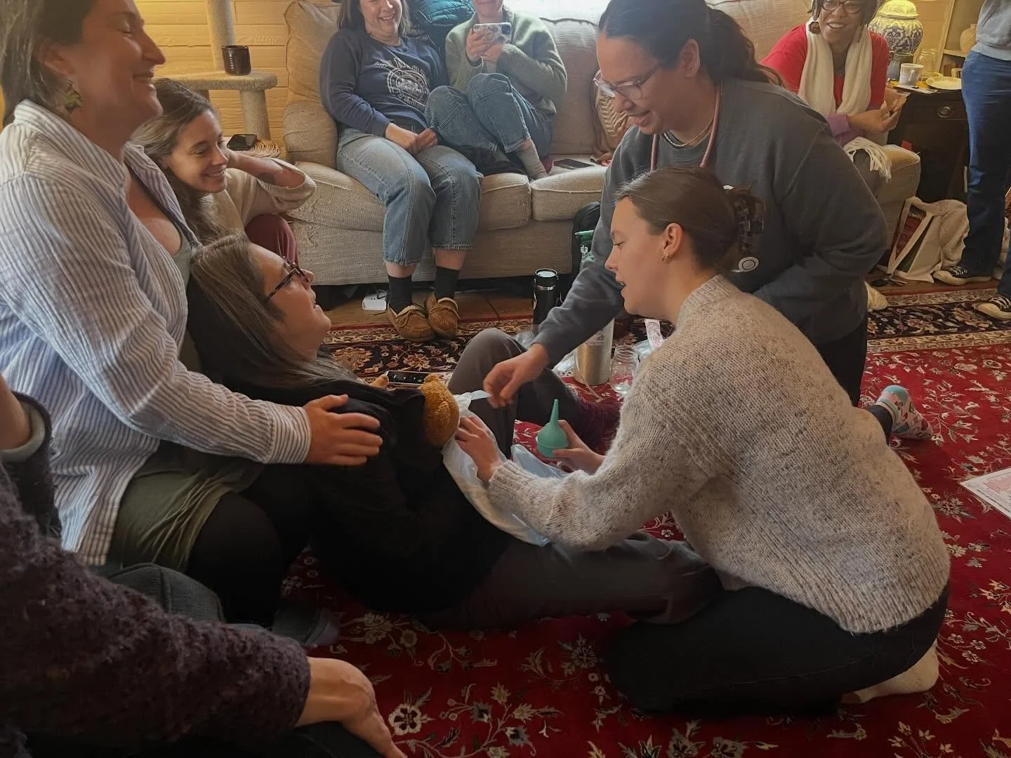 Another lovely morning with @hawrivermidwifery at their skills day!
Practicing IVs and resuscitation drills with an incredible group of Midwives and Birth Workers. A room full of learning, support, connection, and smiles. Just how we like it!
#midwif