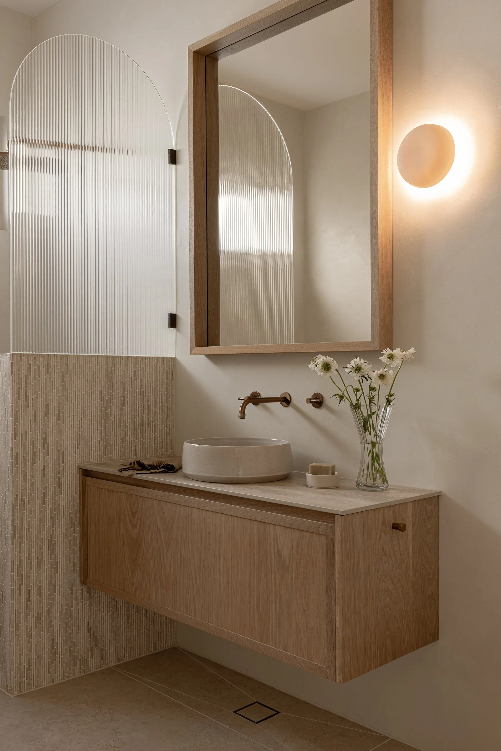 Crescent wall sconce — STUDIO ENTI