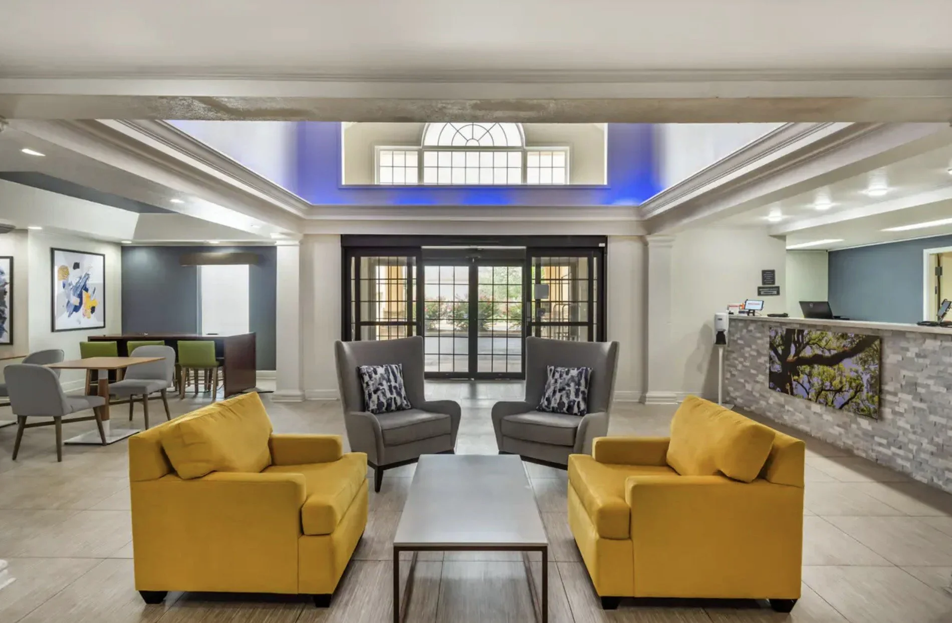 LOBBY-3.jpg