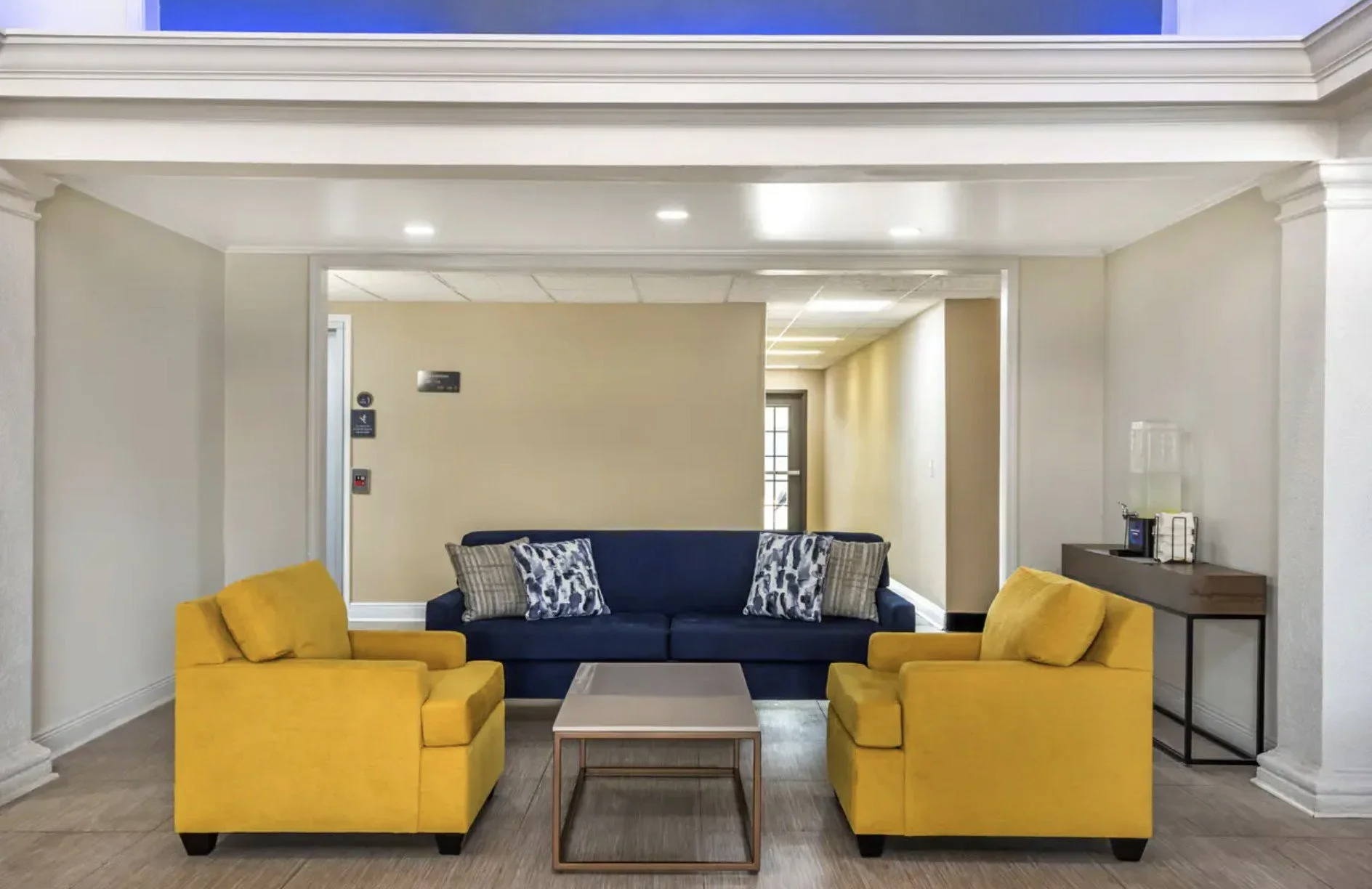 LOBBY-1.jpg
