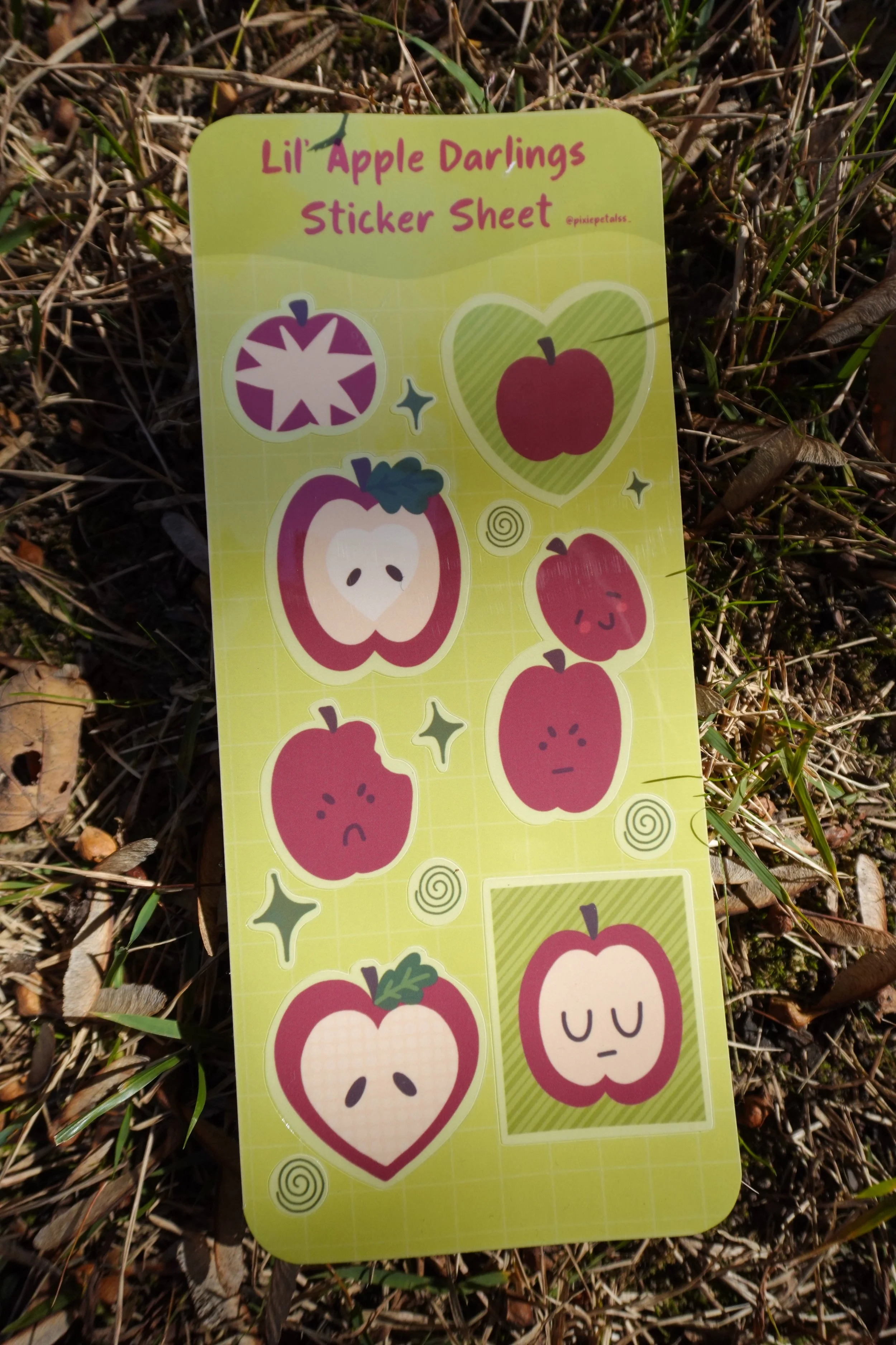 Lil Apple Darlings Productpic3.JPG