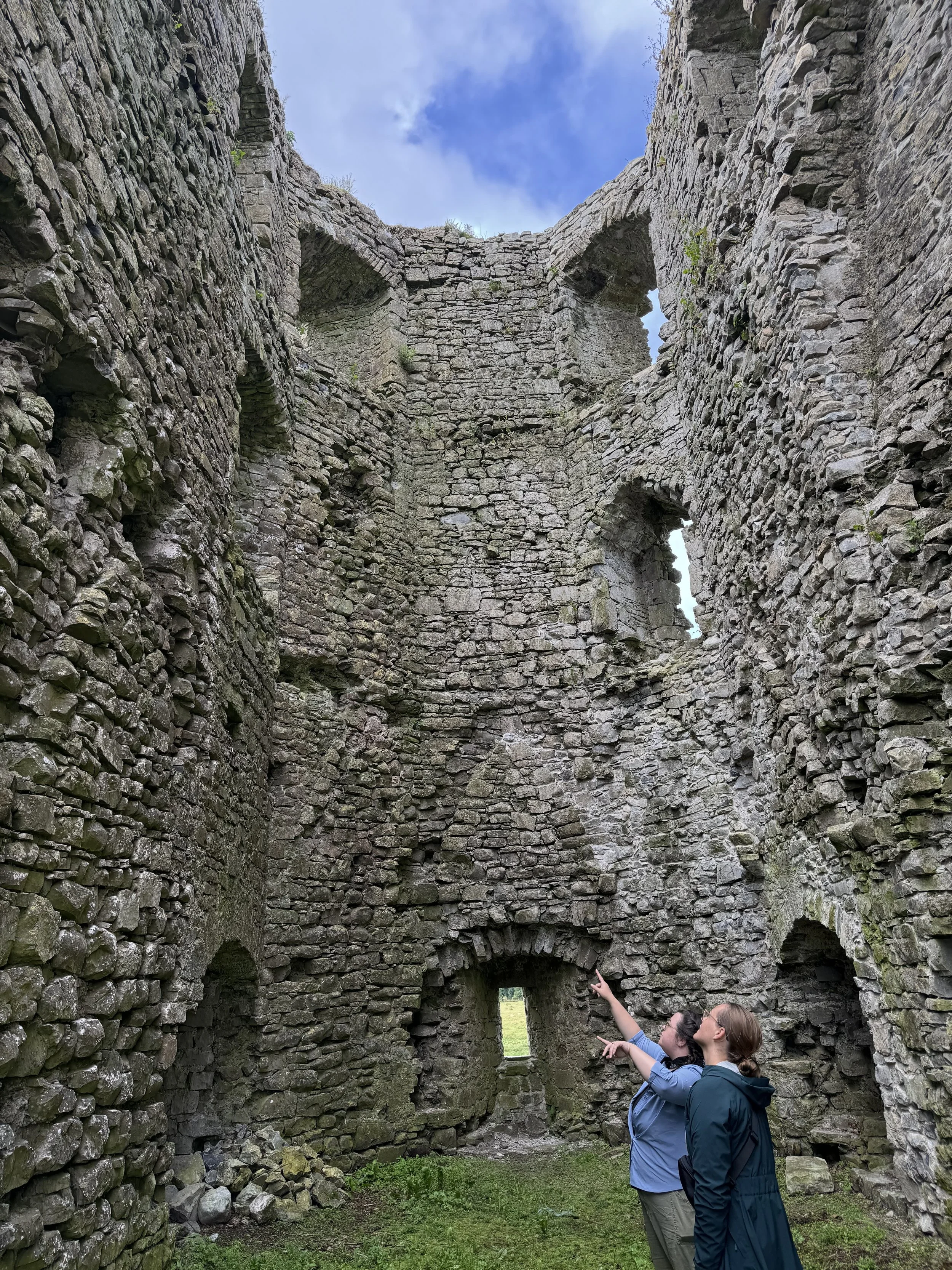 Wendy giving a tour of Ballintubber Castle in Summer 2025. 