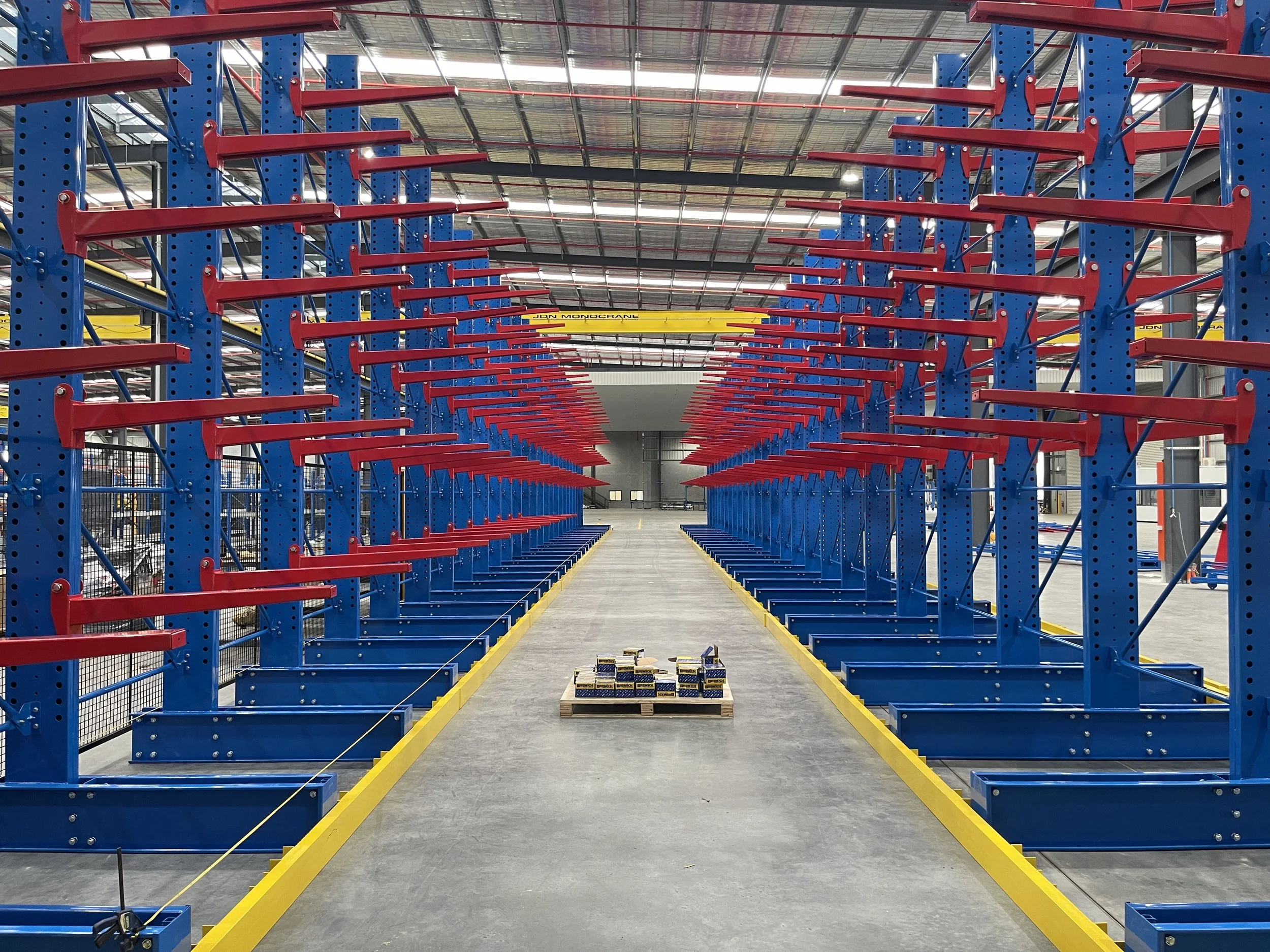 Indoor cantilever racking for large warehouses
