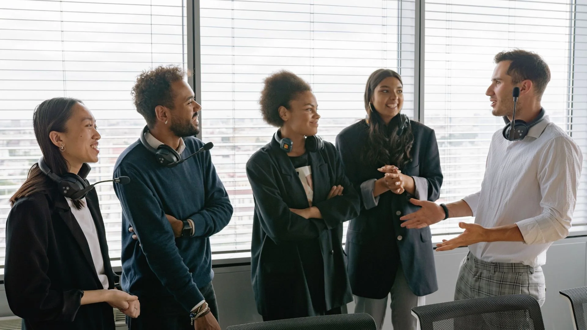 Colleagues talking and building relationships during a Ramadan business gathering