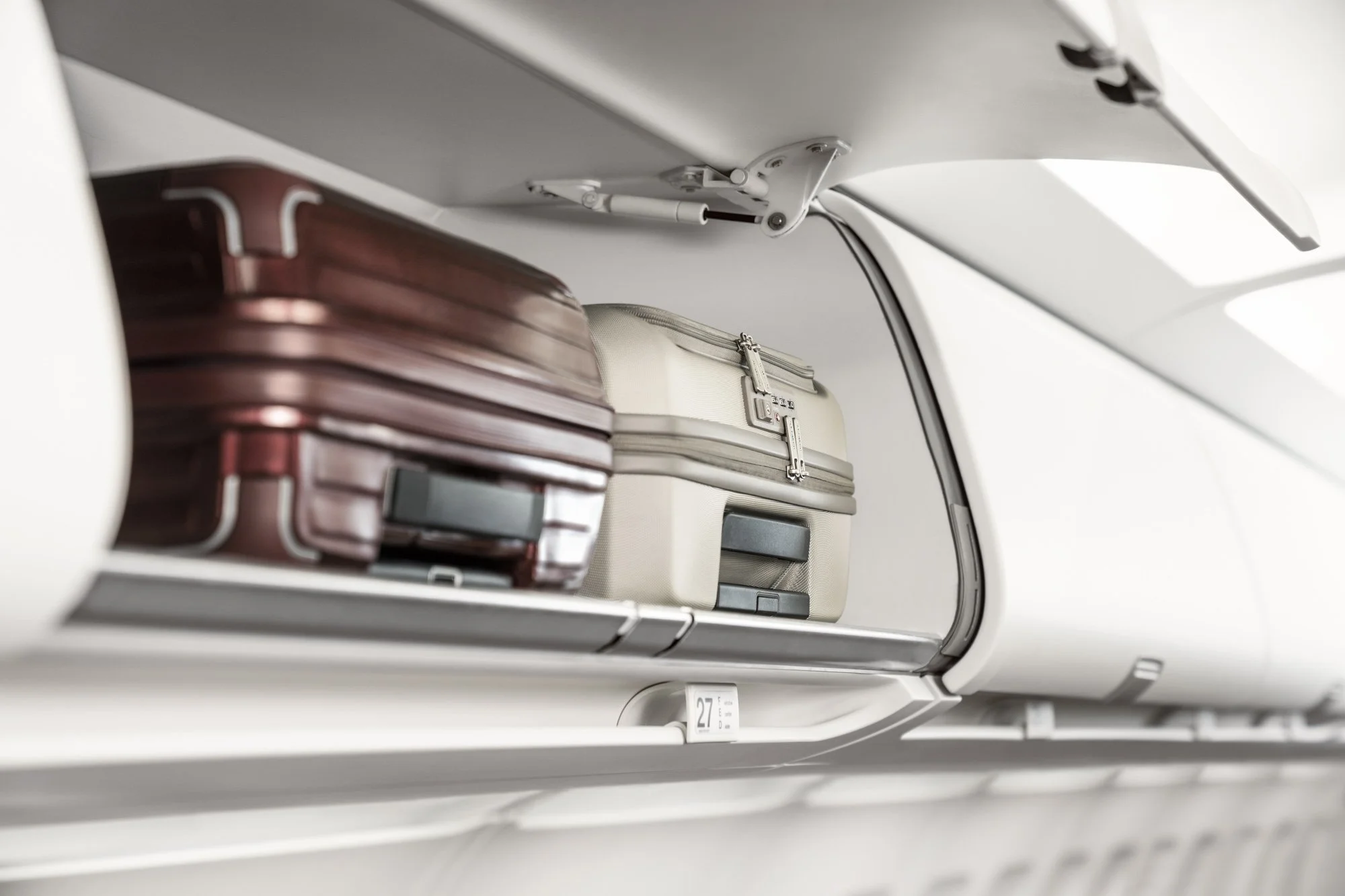 Austrian_A320_KM_ECO_Hatrack_Samsonite_200121_0027_RM.jpg