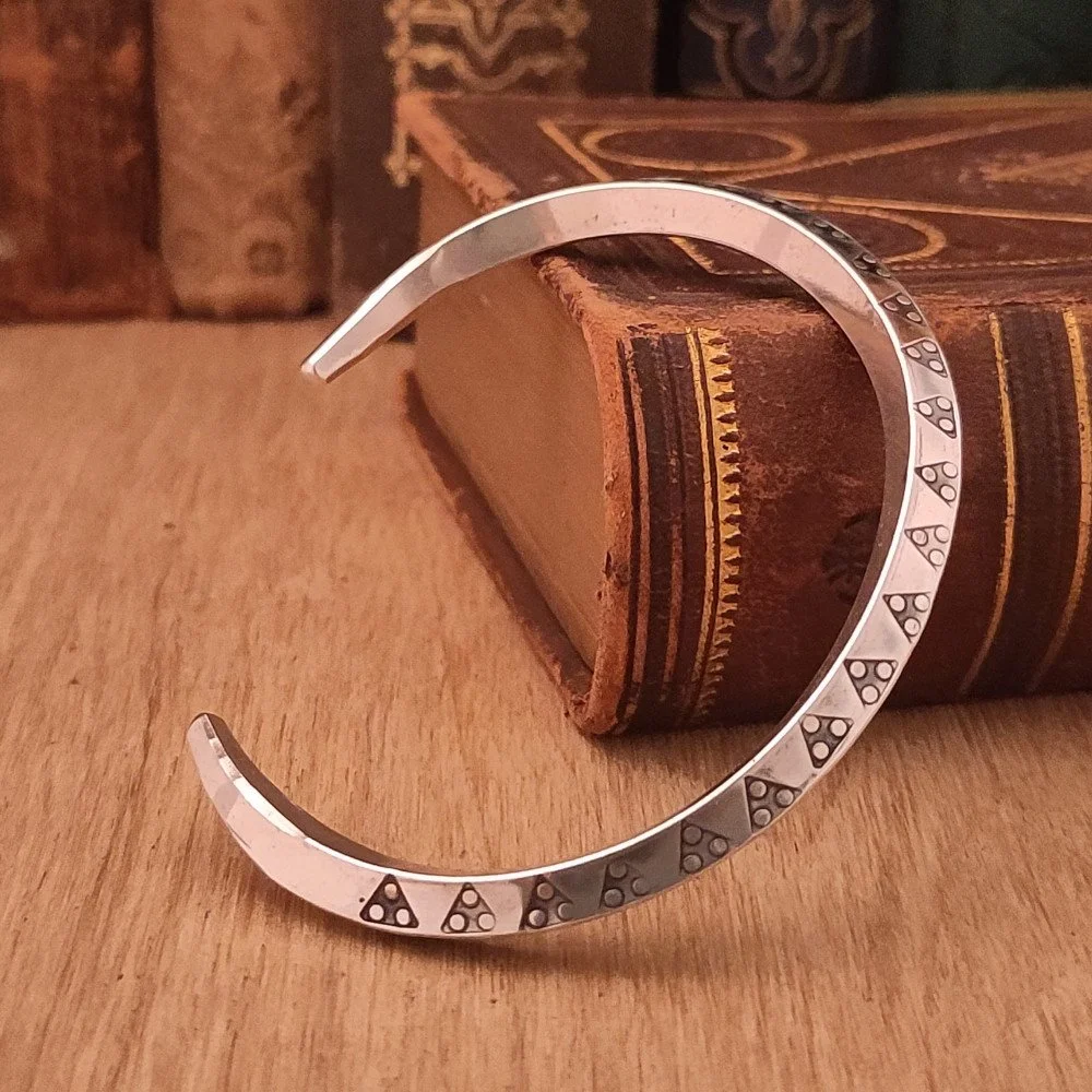 Bracelet, rombic, stamped