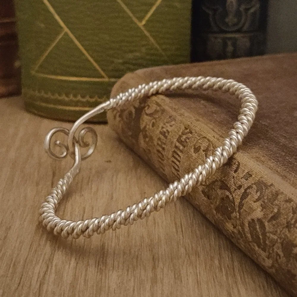 Trippeltvinnat, snurrlås - 780 kr.jpg