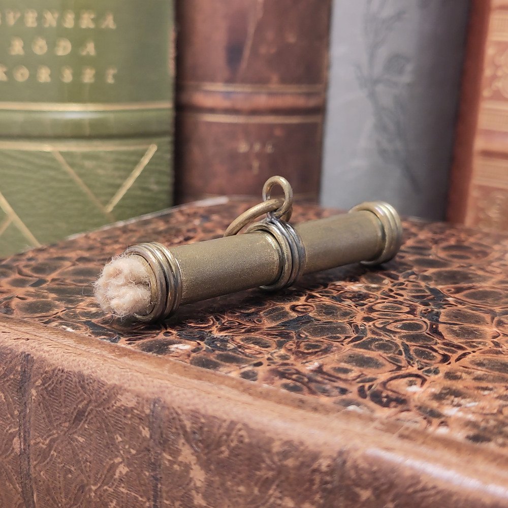 Nålhus - mässing.jpg