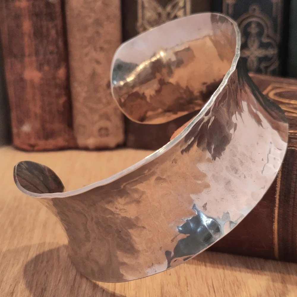 Stelt, hamrat, brett armband - 18 cm