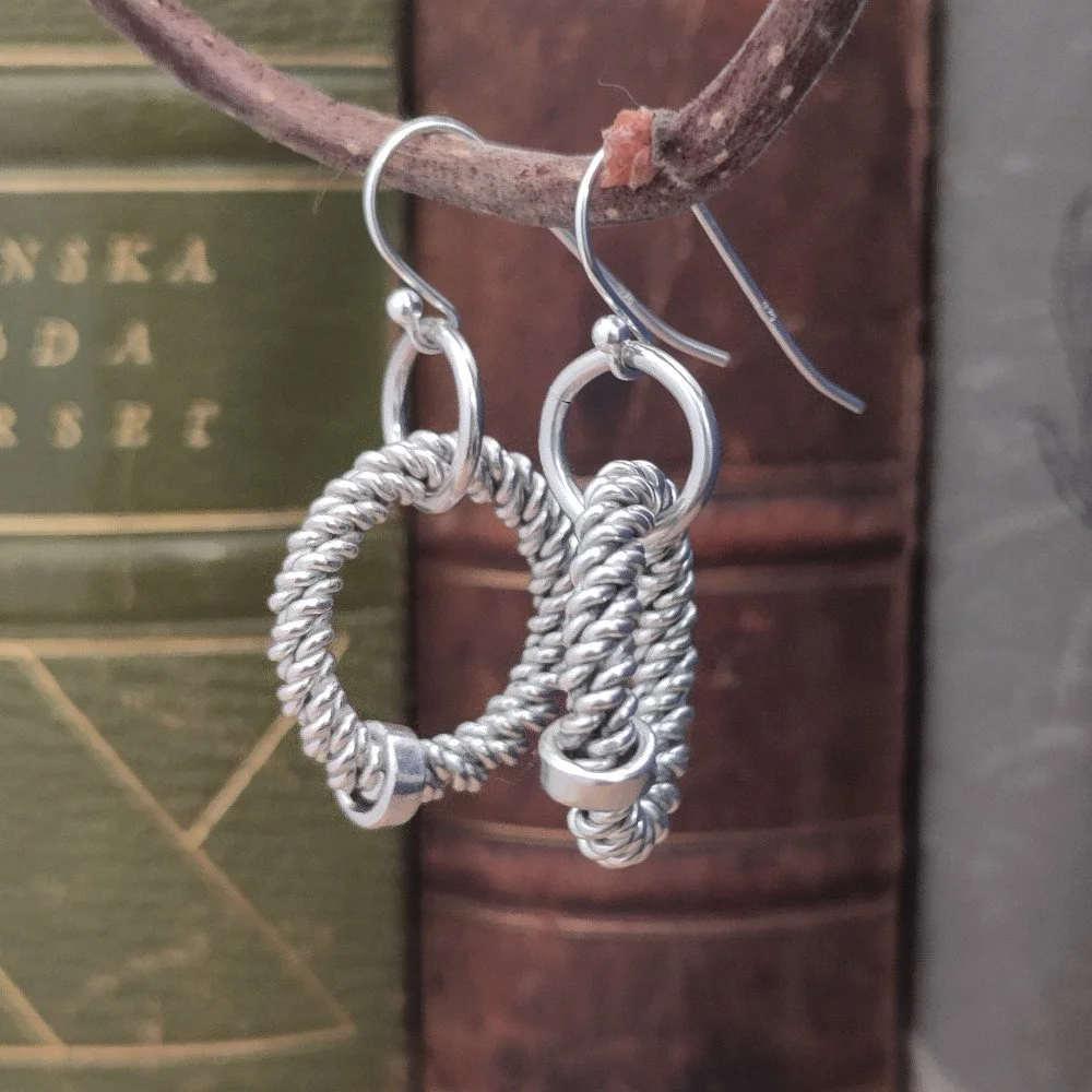 Örhängen - trippelt tvinnade.jpg
