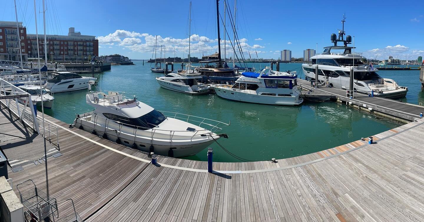 Day 4 Day Skipper Practical for @portsmouth.chi.marine.training . Lovely trip to Bembridge, bit of berthing at Hasler Marina and into @gunwharfquaysmarina for lunch. Like to learn to drive a motor cruiser this year? This is the area to do it in 😎🙏
