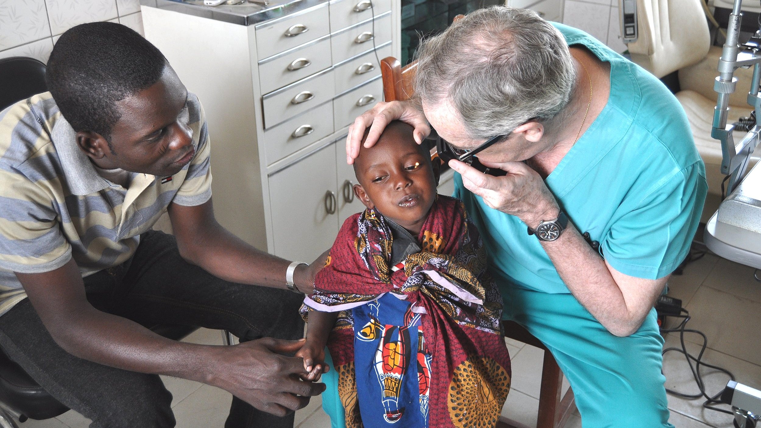 Benin I, primera expedición a la ciudad de Nikki para montar consulta y creación de lista de espera quirúrgica para futuros proyectos