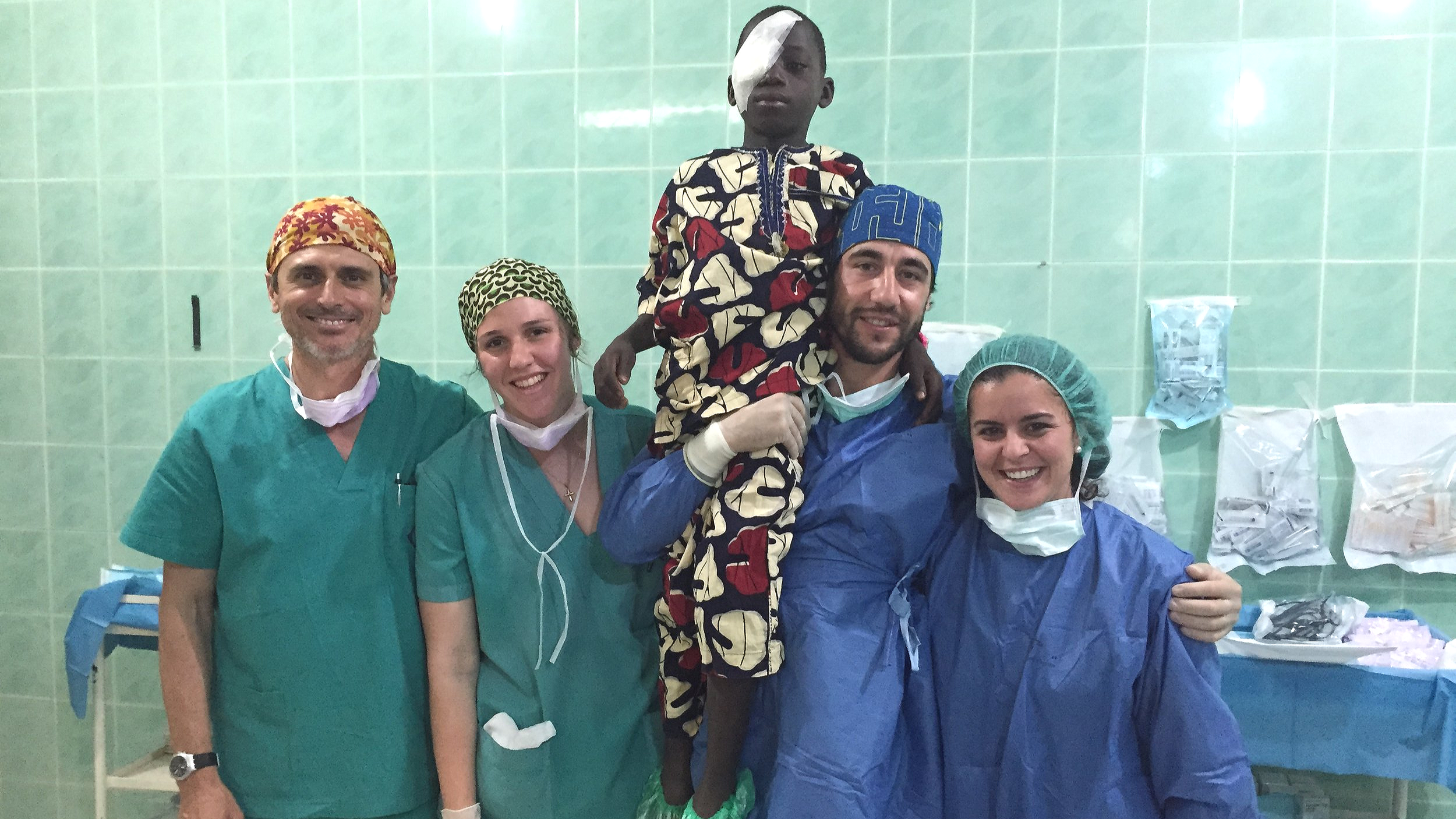 Benin II, inicio de la asistencia quirúrgica a la población de Nikki y más de mil pacientes atendidos