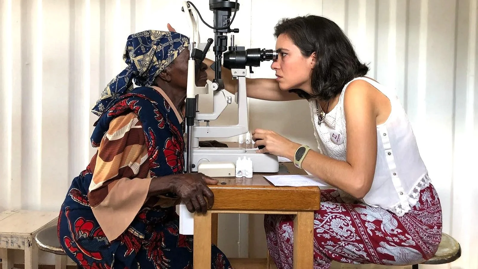 Tanzania XIII, formación del personal local para que continúe la labor oftalmológica tras la campaña cooperante de la FA