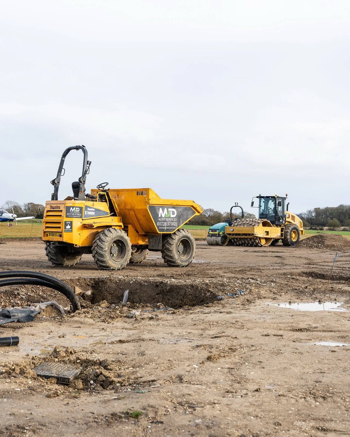 Big steps happening in Elmsett! 

Fresh footings going in for the new hangar, and the project is really taking shape. Excited to see this one rise!

#