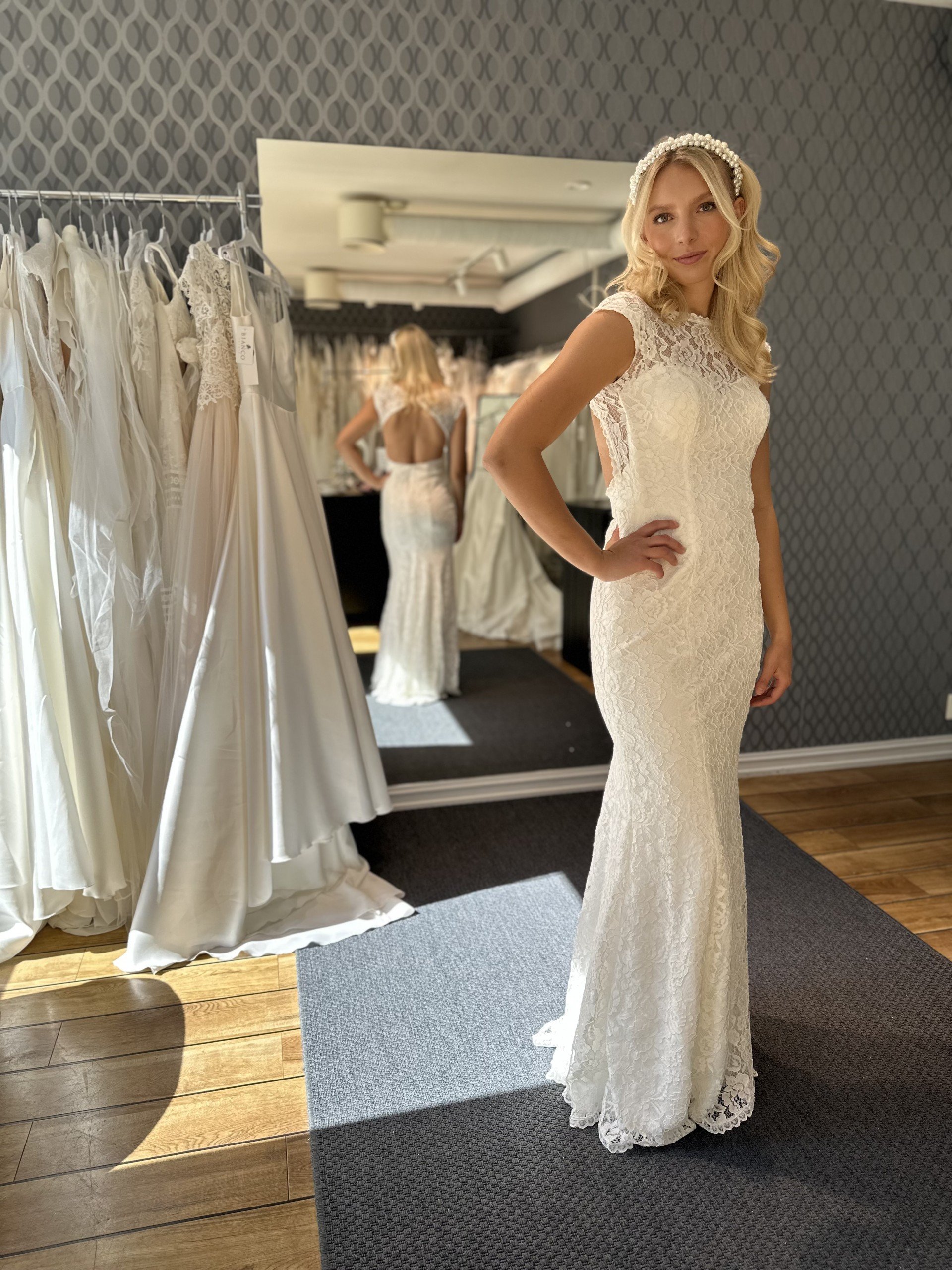 Naviblue modell 14006-1 med nydelige blondera.jpg