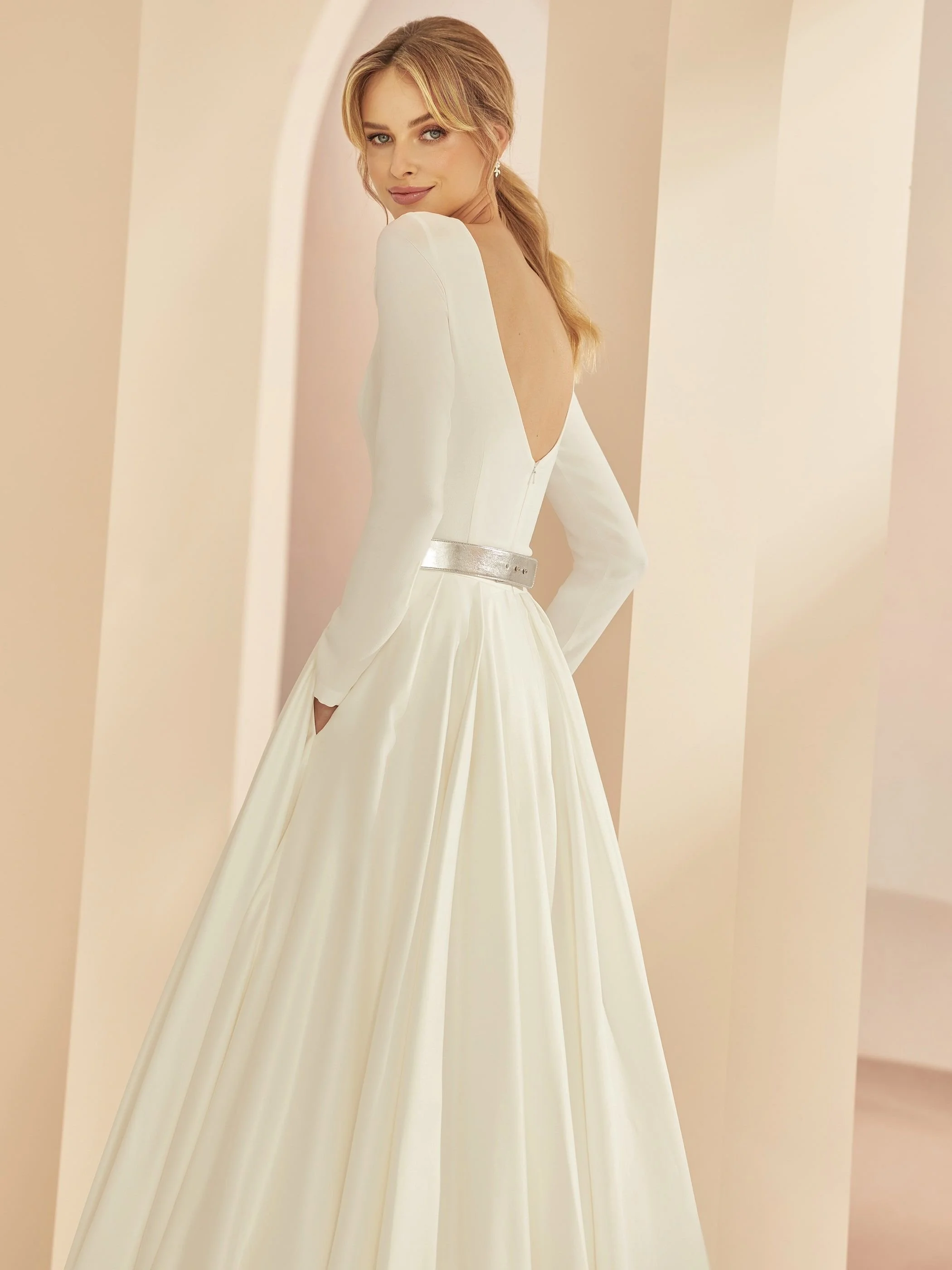 E351 body til brudekjole med lange ermer.jpg