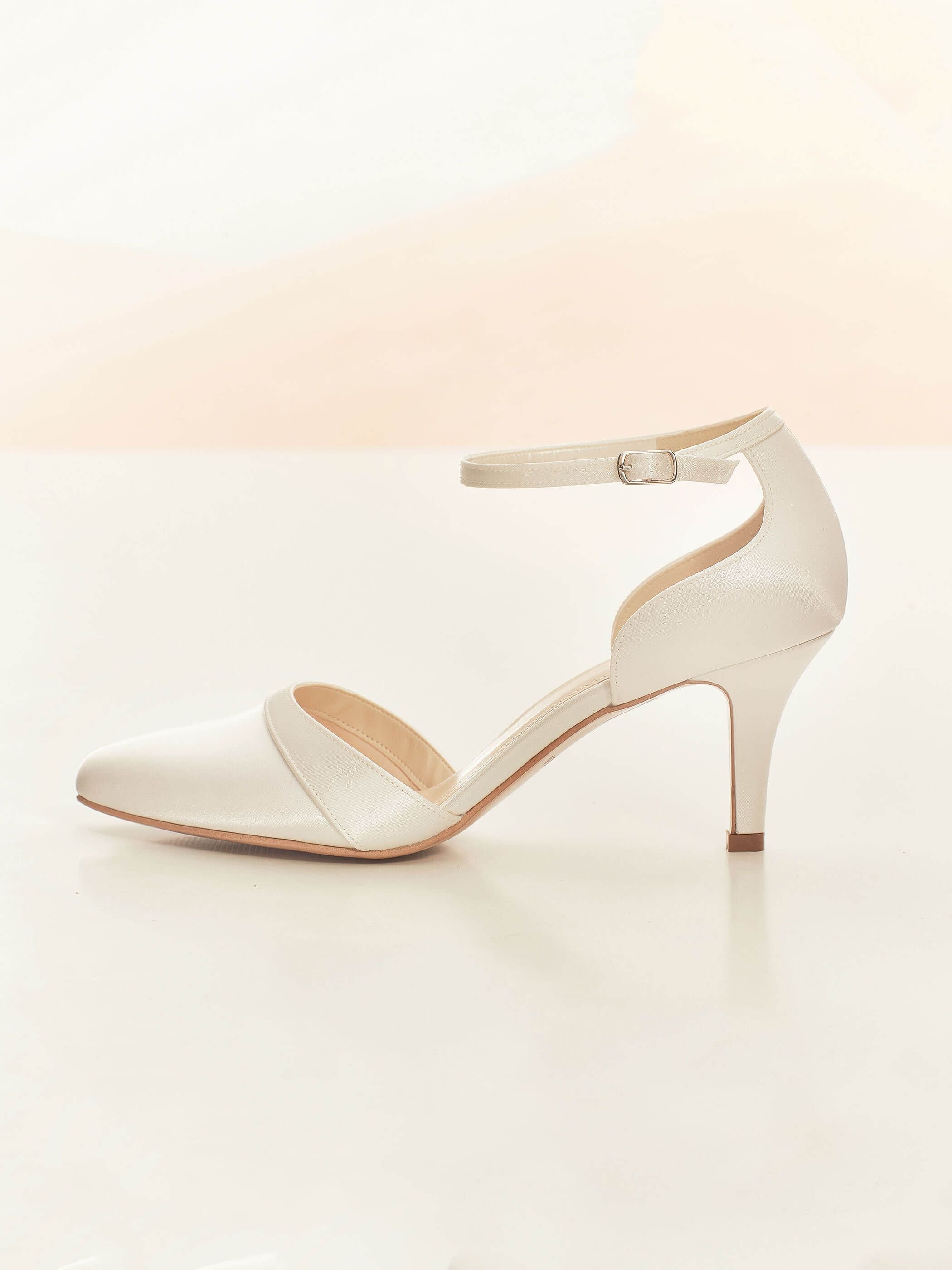 mira-avalia-bridal-shoes-4.jpg