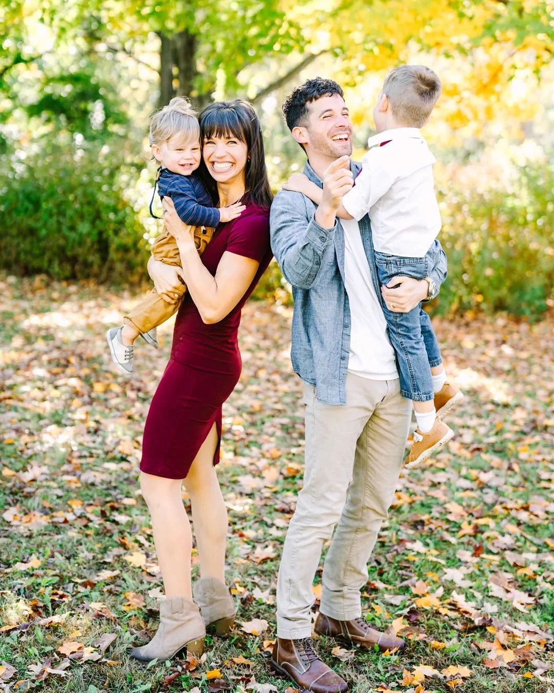 Fall Mini Sneak Peeks Part I 
I had to set a timer for 45 seconds per family to pick just 3 photos from each session instead of agonizing for hours over which ones to share for now 😭 I truly cannot believe how much every single one of these kiddos h