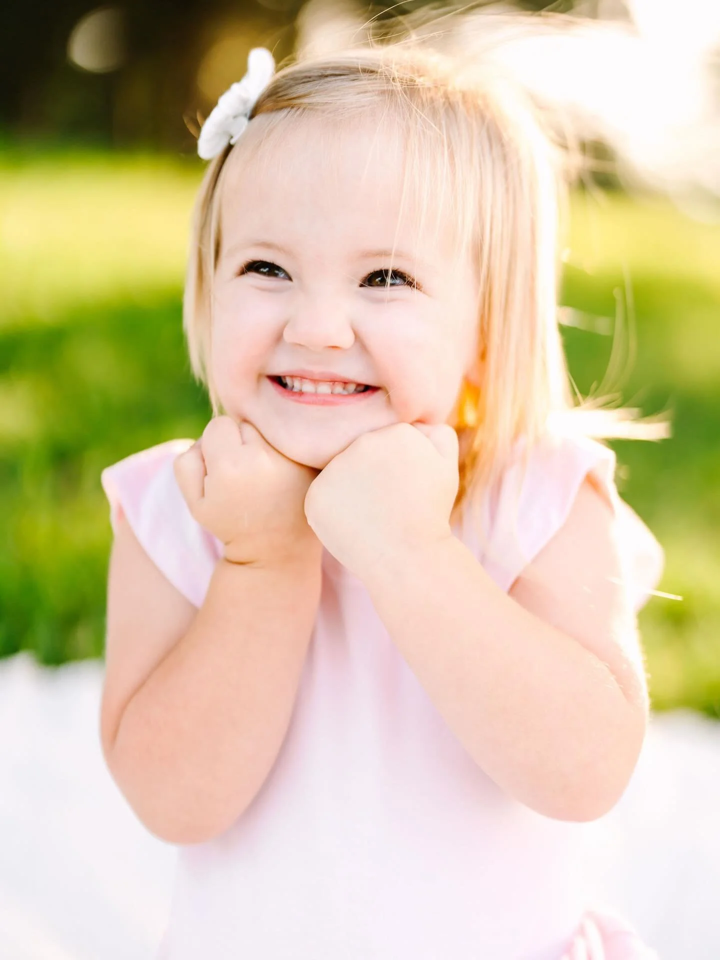 Often it&rsquo;s the littlest ones that have the biggest personality! If you&rsquo;ve joined me for a family session before, then you know nothing is ever overly serious, haha. Of course we&rsquo;ll get those classic, &ldquo;everyone looking at the c