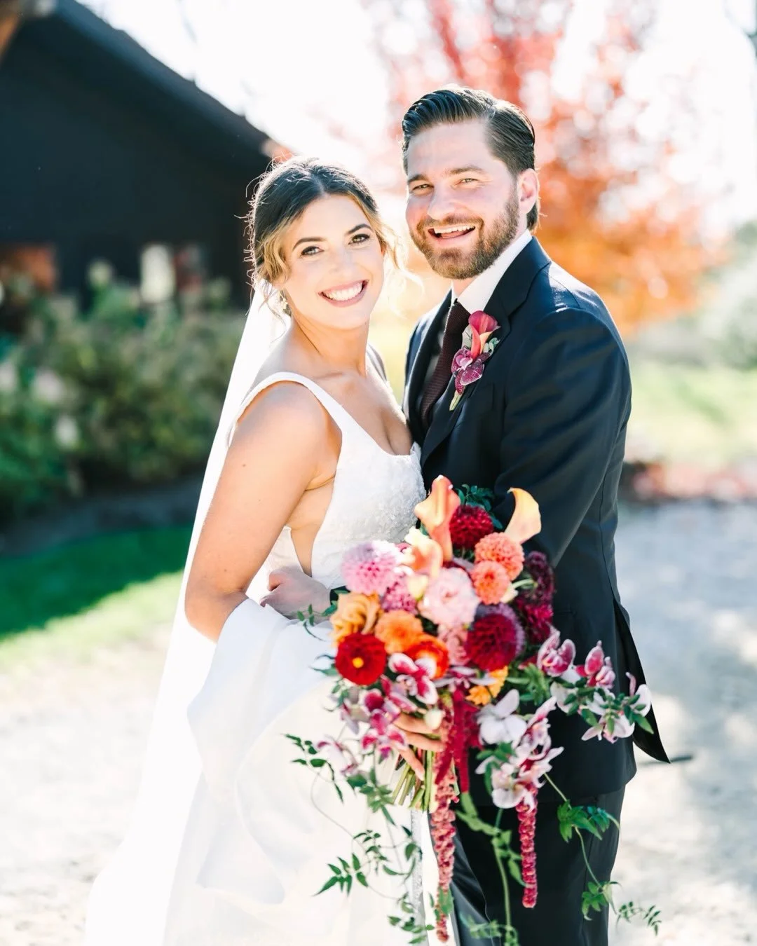 Emma &amp; Thomas 
10 . 24 . 2026 

The color from this day was almost as vibrant as these two loves 🍁🍃 🍂 🌹 🌻. This was Autumn at her absolute peak and I can&rsquo;t think of a couple more deserving than these two. This was our first time at @th