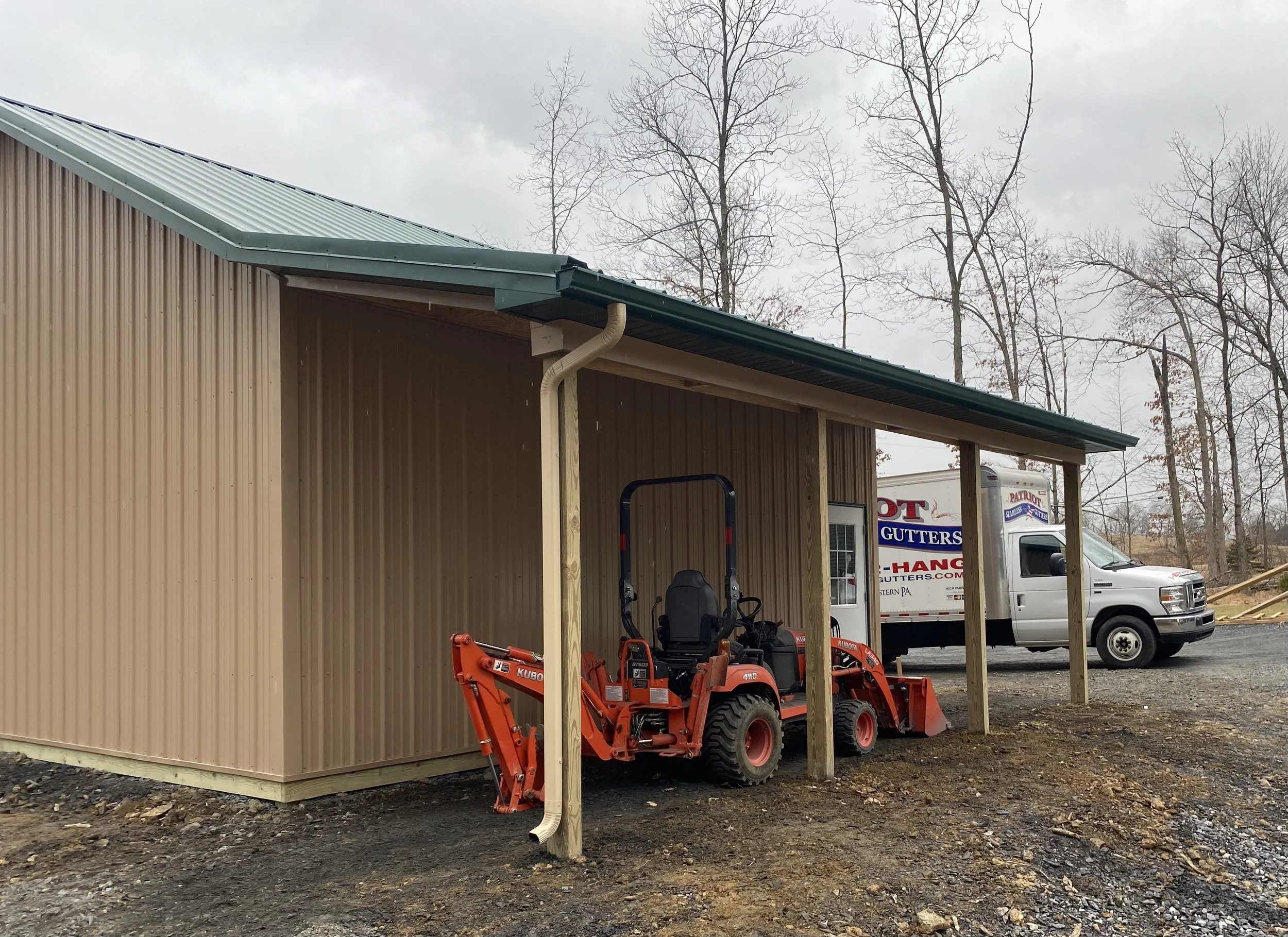 Seamless k-gutter fit to match the existing color scheme of the building.