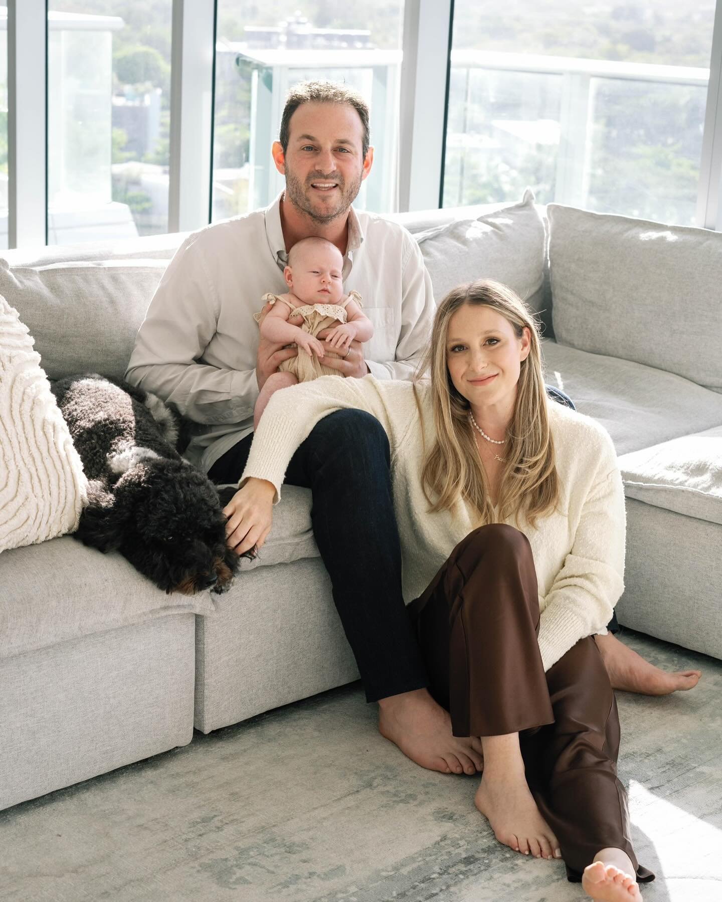 Styling friend who are like family 🤍

Was an honor to help create a relaxed and warm look for the Tolands to comfortably shoot in their home. We worked virtually and the end result is spectacular