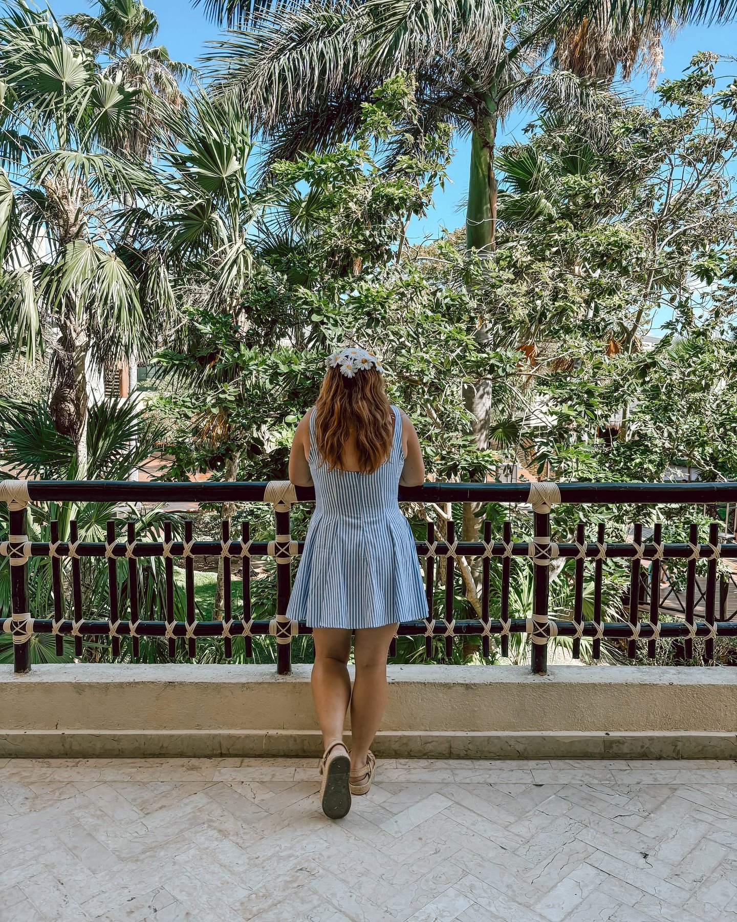 Spamming my squares with Mexico photos while I mentally redecorate my entire house to look like the resort we stayed at.
Technically everything was made of logs, so it shouldn’t be that hard to recreate, right?
Does this happen to anyone els