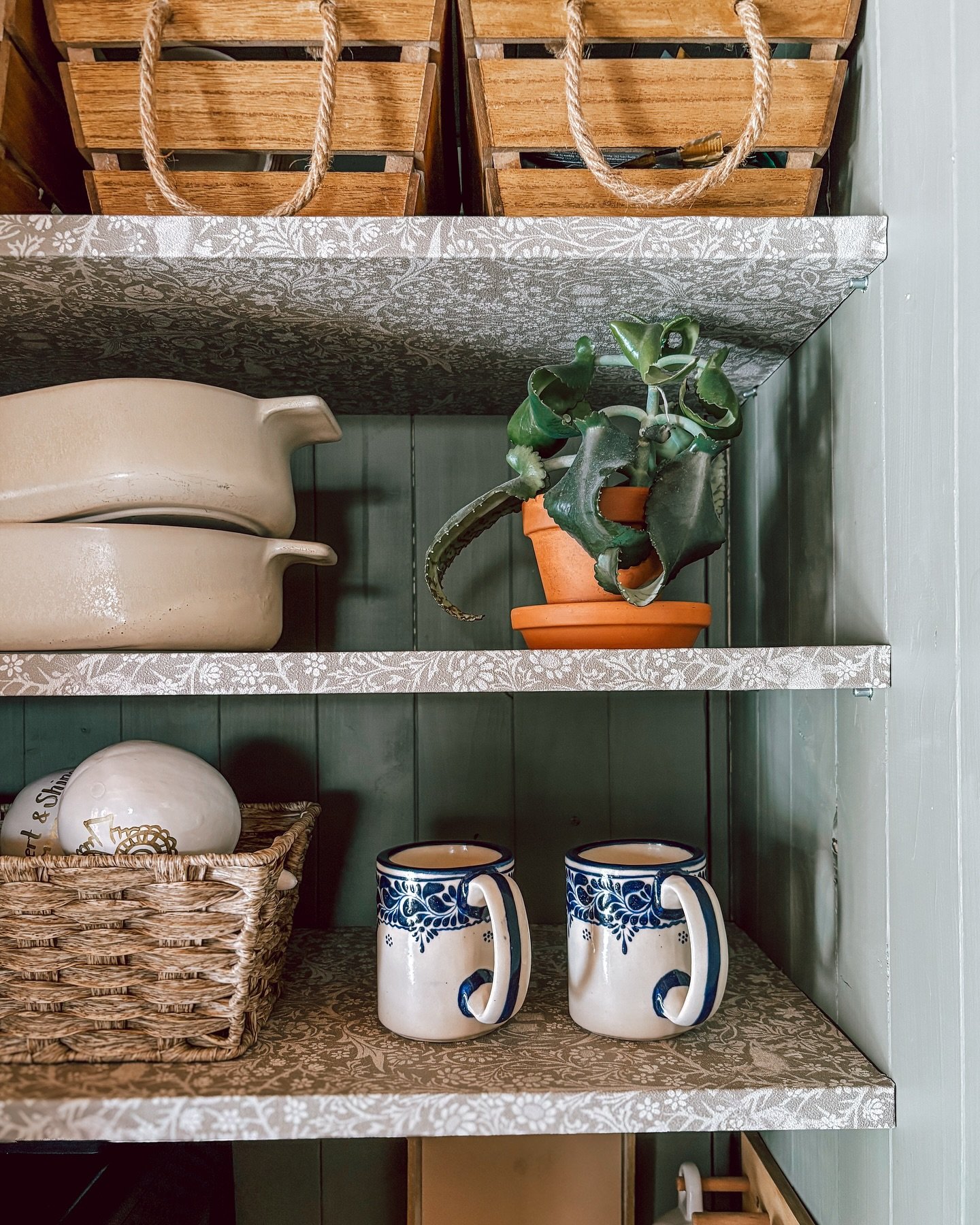 Shopped my own house for a little refresh to go with probably the best souvenir I’ve ever brought back from a trip—these two mugs and some coffee from Mexico. Conveniently had a couple of pieces on hand that gave the space just the pick-m