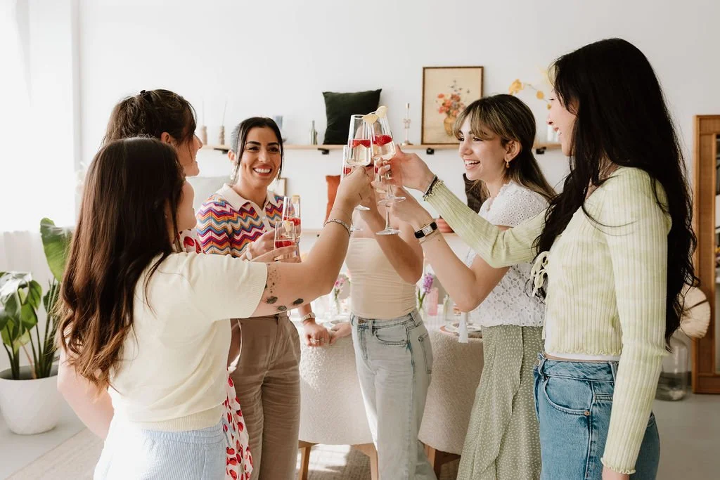 groupe de fille, location de salle à Montréal pour bachelorette. Shooting photo créatif