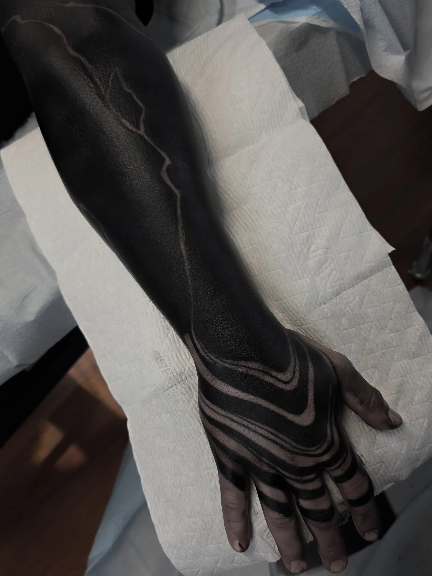 ⚫️⚫️⚫️⚫️🖤

.
.
Booking for November-December-January in NYC and Staten Island
.
.
.
.
.
.
.
.
.
.
.
Take care of your tattoo, eat good, listen to your body. I did my part, now your body has to do its part and you also have to do yours.🔥
.
.
.
.
.
.