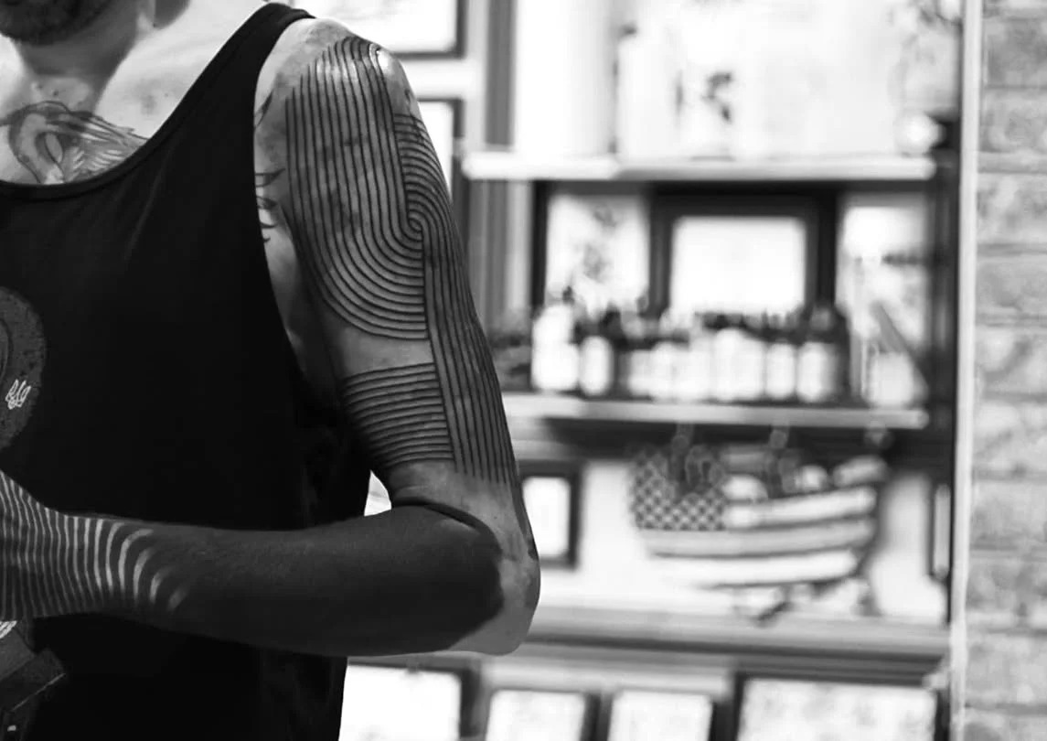 ⚫️⚫️⚫️progress⚫️⚫️⚫️

.
.
.
Booking for December-January-February in NYC and Staten Island
.
.
.
📷 @crisgherman
.
Take care of your tattoo, eat good, listen to your body. I did my part, now your body has to do its part and you also have to do yours.