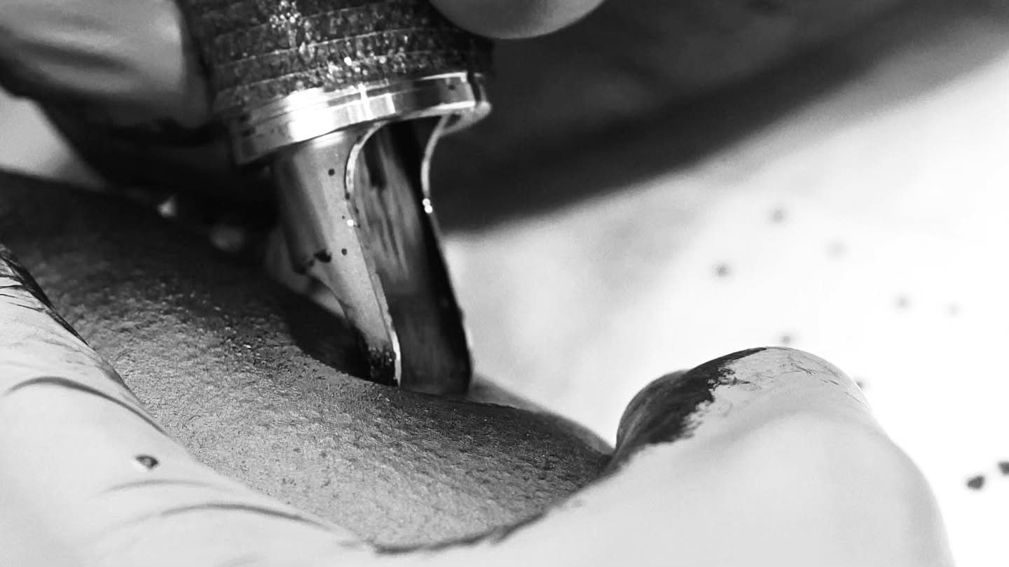 ⚫️⚫️⚫️

.
.
.
Booking for December-January-February in NYC and Staten Island
.
.
.
📷 @crisgherman
.
Take care of your tattoo, eat good, listen to your body. I did my part, now your body has to do its part and you also have to do yours.🔥
.
Blackwork