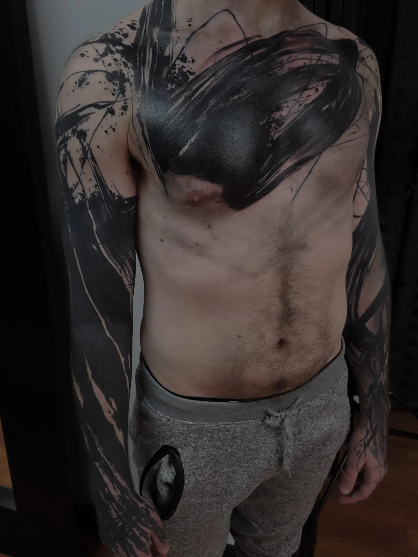 Making progress ⚫️ Arms healed
Blackwork Abstract
.
.
.
.
.
.
.
Booking for 2026 in NYC.
.
Take care of your tattoo, eat good, listen to your body. I did my part, now your body has to do its part and you also have to do yours.🔥
.
Blackwork Tattoo Ar