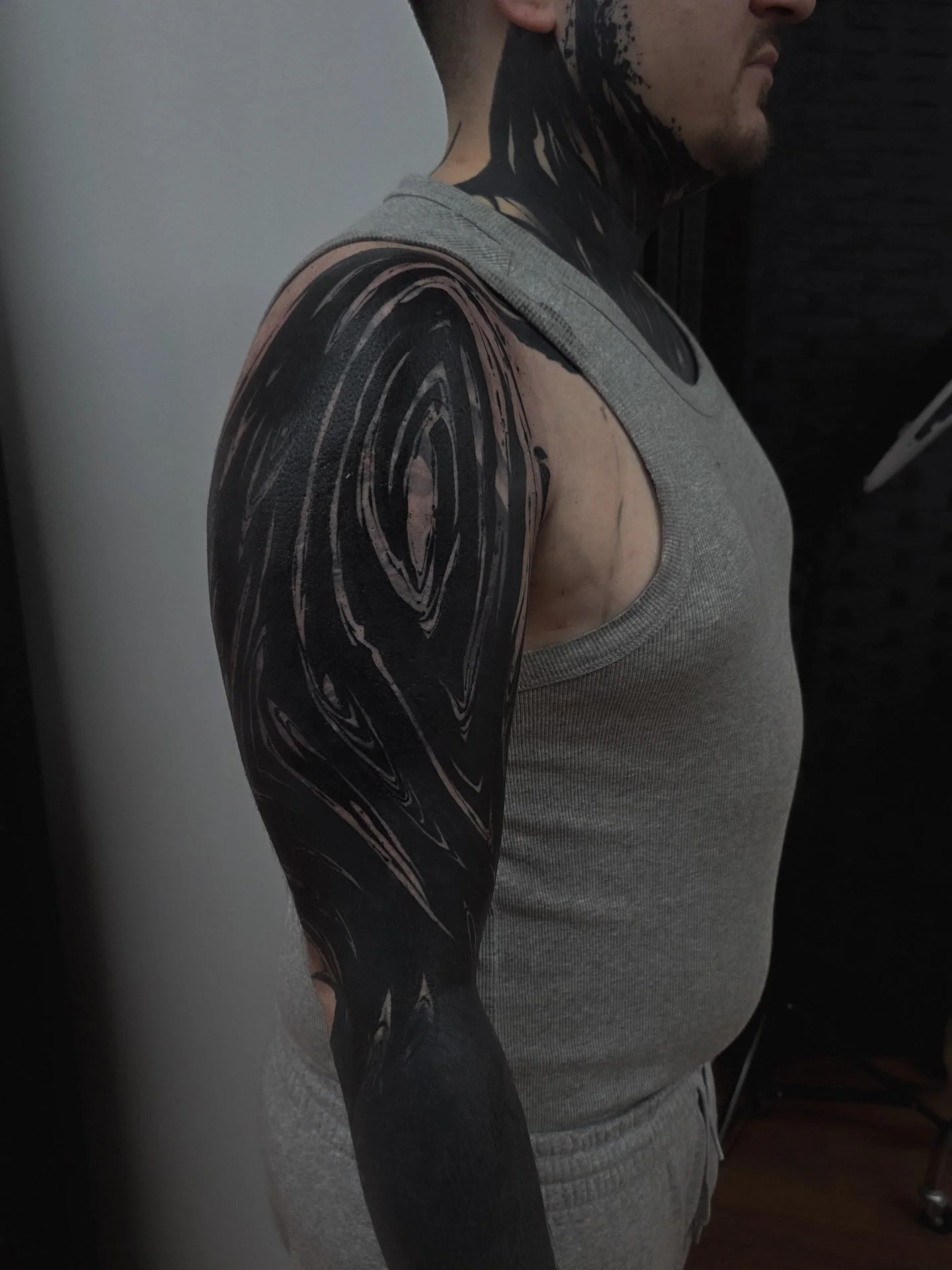 Dark Art Blackwork
.
Lower arm not mine
.

.
.
.
.
.
.
.
Booking for 2026 in NYC.
.
Take care of your tattoo, eat good, listen to your body. I did my part, now your body has to do its part and you also have to do yours.🔥
.
Blackwork Tattoo Artist lo