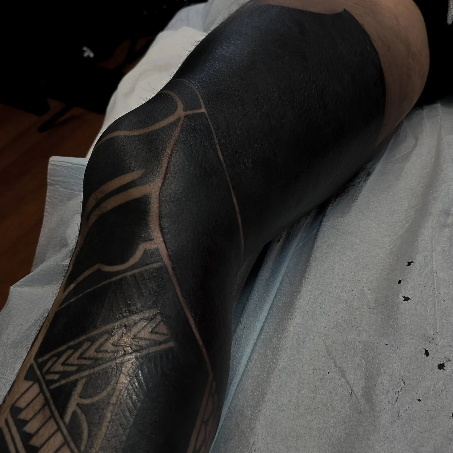 Blacking out sections

Covering some existing patterns
.
.
.
.
.
.
.
.
Booking for 2026 in NYC.
.
Take care of your tattoo, eat good, listen to your body. I did my part, now your body has to do its part and you also have to do yours.🔥
.
Blackwork Ta