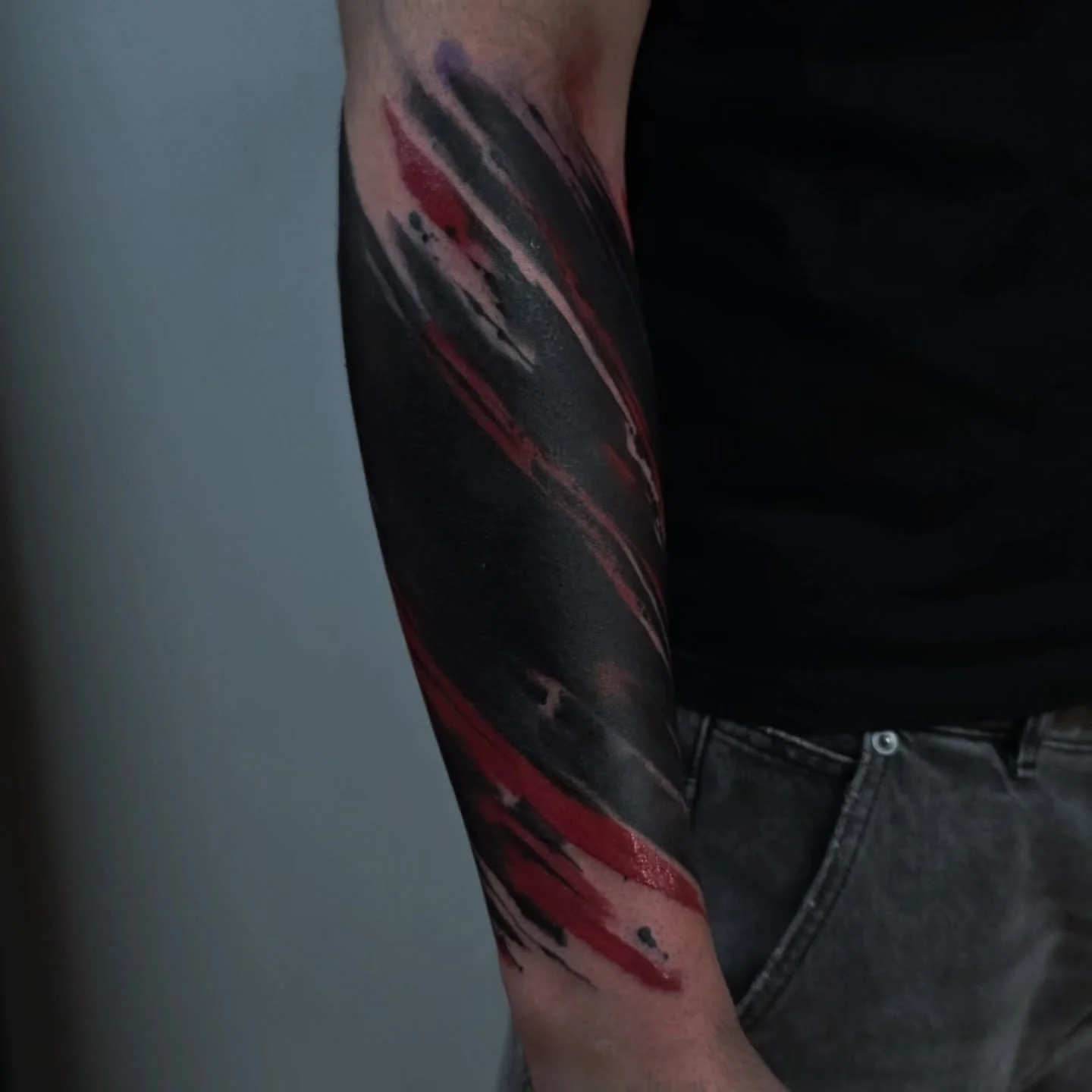🎨 🎨 🖌 
.
.
.
.
.
.
.
.
Booking for 2026 in NYC.
.
Take care of your tattoo, eat good, listen to your body. I did my part, now your body has to do its part and you also have to do yours.🔥
.
Blackwork Tattoo Artist located in NYC
.
Be respectful or