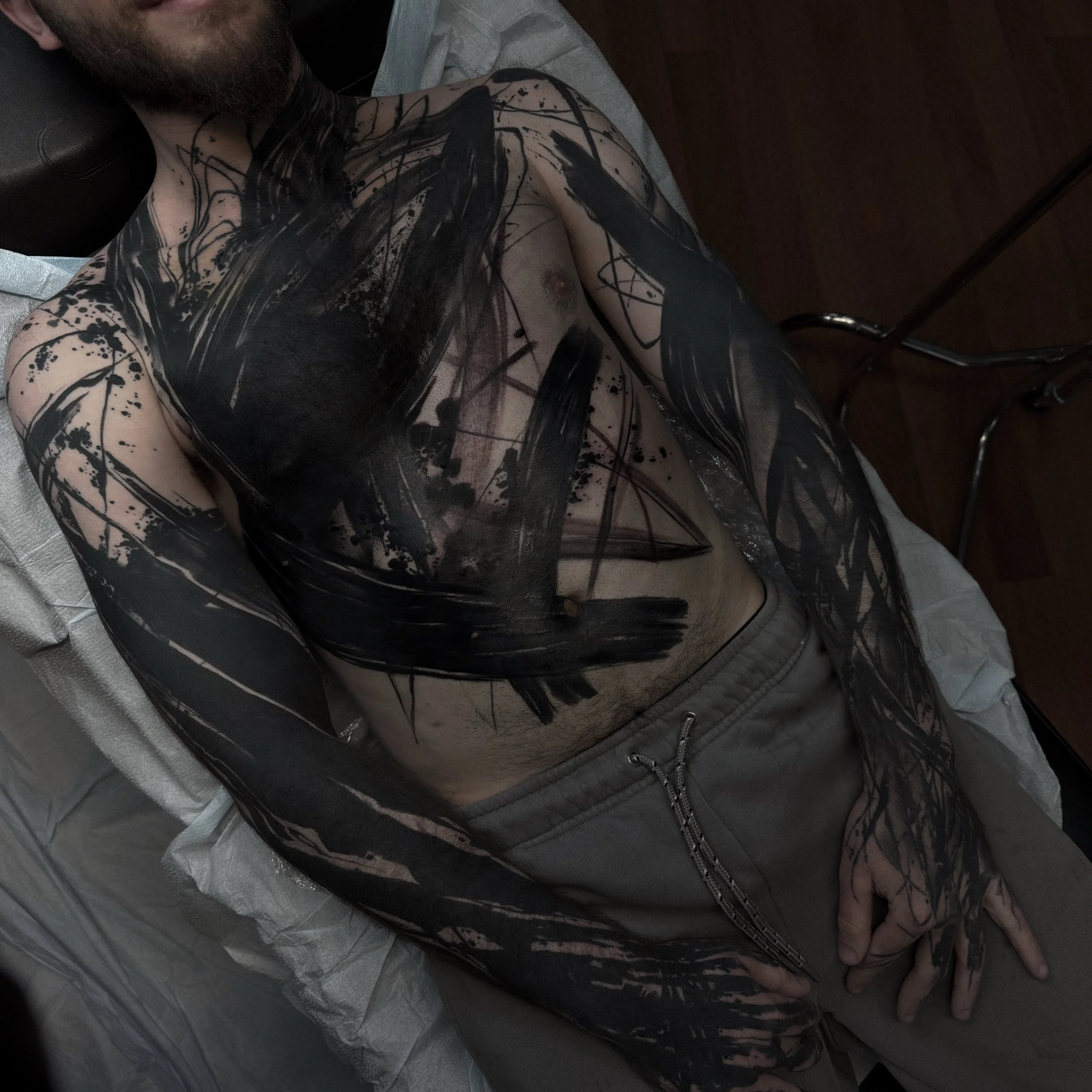 Another Session Down
Plenty more to go
Abstract Blackwork
.
.
.
.
.
.
.
.
Booking for 2026 in NYC.
.
Take care of your tattoo, eat good, listen to your body. I did my part, now your body has to do its part and you also have to do yours.🔥
.
Blackwork