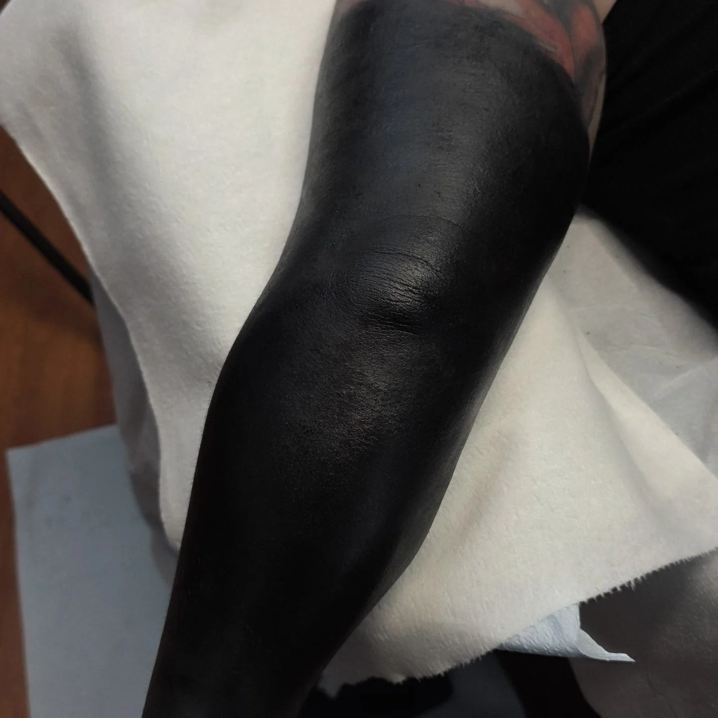 Blacked Out session
Ouch
.
.
I still have availability May 22nd, 23rd @nyempirestatetattooexpo
.
.
.
.
.
.
Booking for 2026 in NYC.
.
Take care of your tattoo, eat good, listen to your body. I did my part, now your body has to do its part and you als