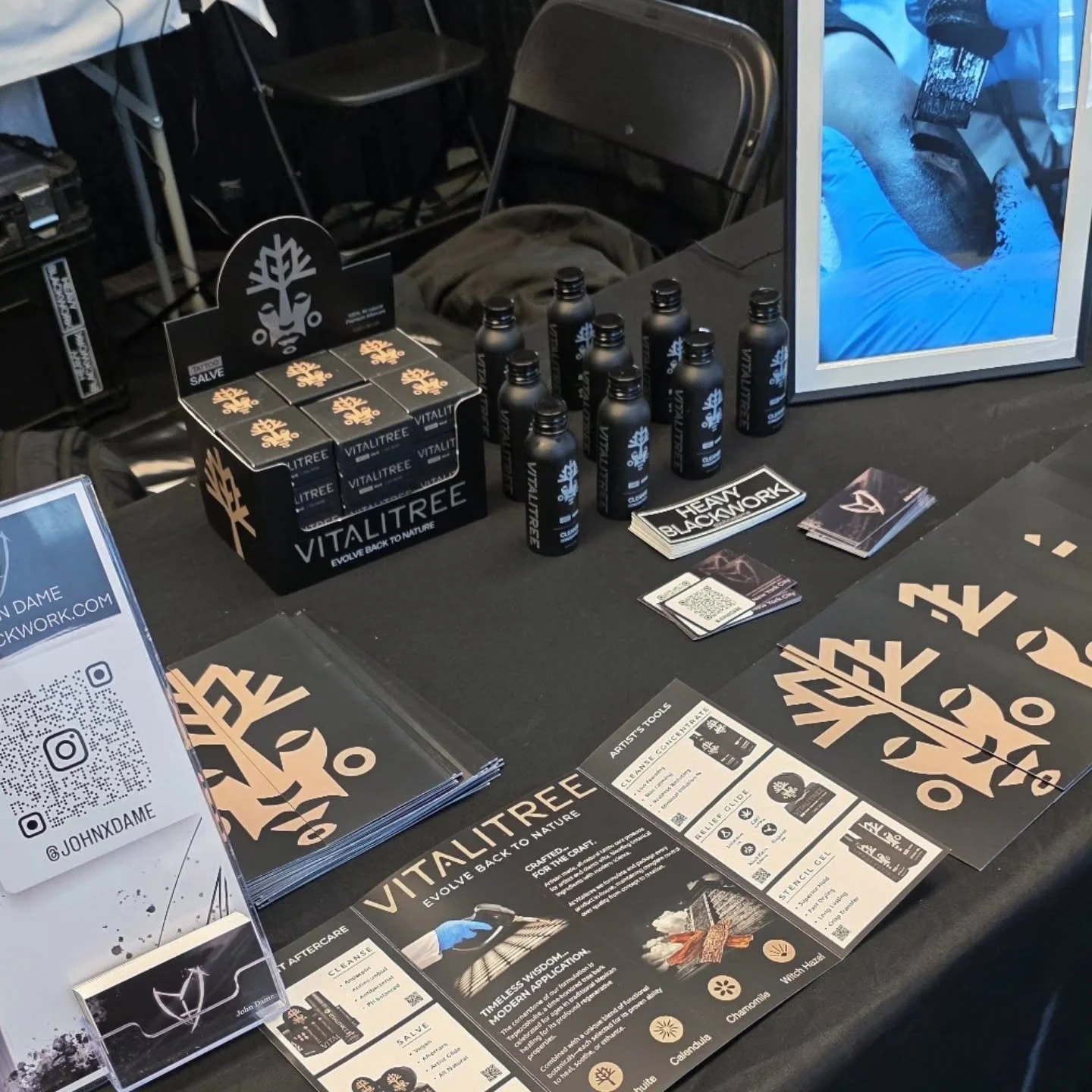 Come by the booth at @nyempirestatetattooexpo and grab a free sample of @vitalitreetattoo glide and cleanse concentrate, as a bonus, the glide has a discount code in them for 20% off. 🔥
.
.
.
Booking for 2026 in NYC.
.
Take care of your tattoo, eat 