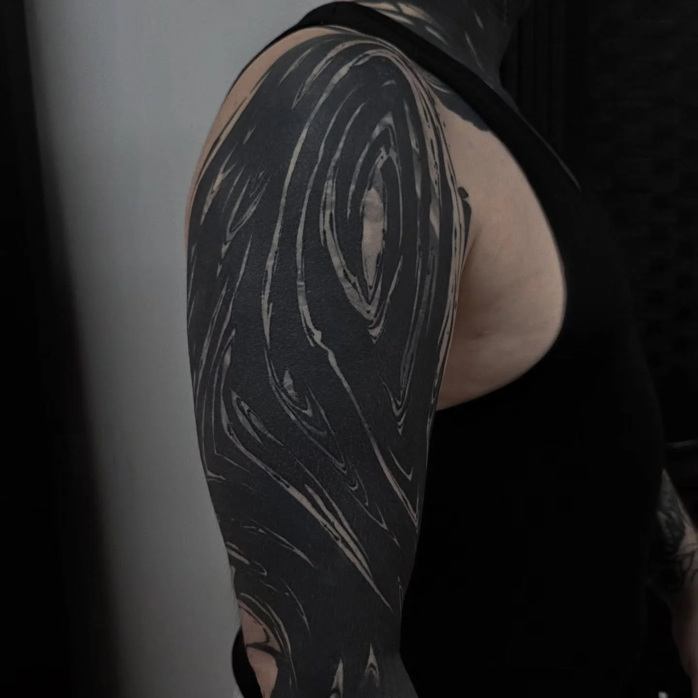 HEALED

.
.
.
Booking for 2026 in NYC.
.
Take care of your tattoo, eat good, listen to your body. I did my part, now your body has to do its part and you also have to do yours.🔥
.
Blackwork Tattoo Artist located in NYC
.
Be respectful or get blocked