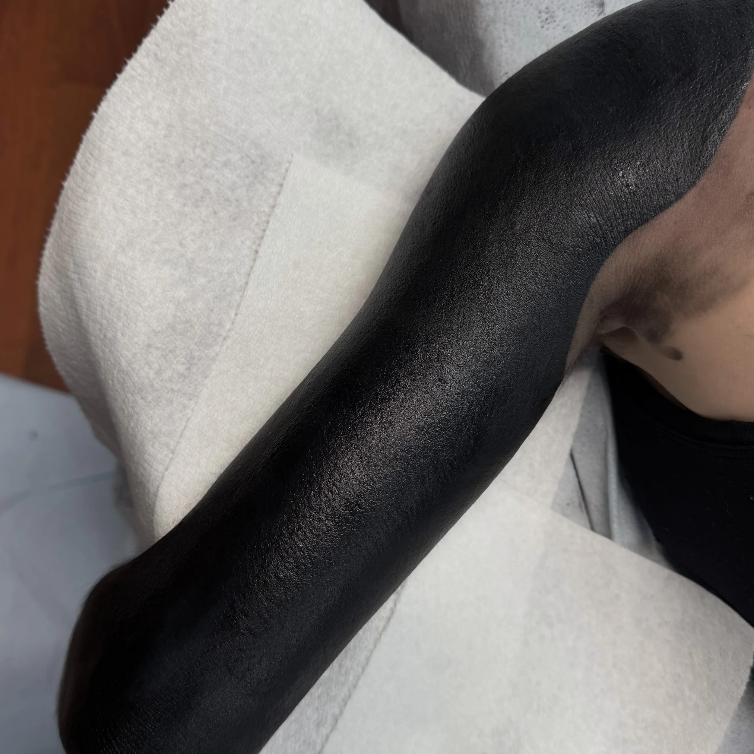 Blackout
.
.
.
.
No ai was used in these photos. F@*k ai
.
.
.
Booking for 2026 in NYC.
.
Take care of your tattoo, eat good, listen to your body. I did my part, now your body has to do its part and you also have to do yours.🔥
.
Blackwork Tattoo Art