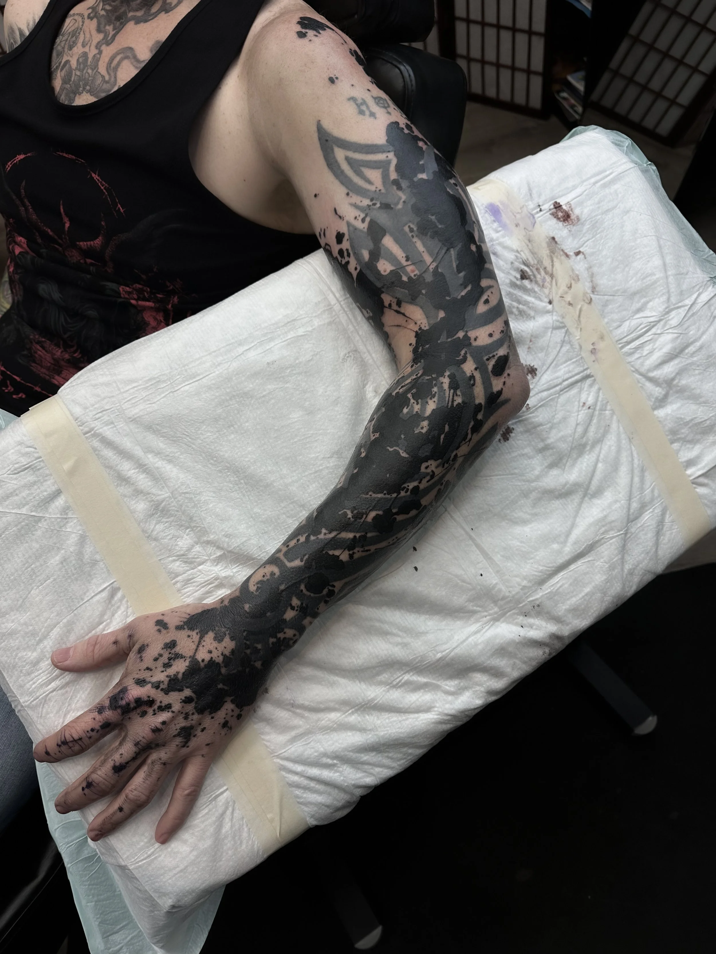 BLACKWORK TATTOO