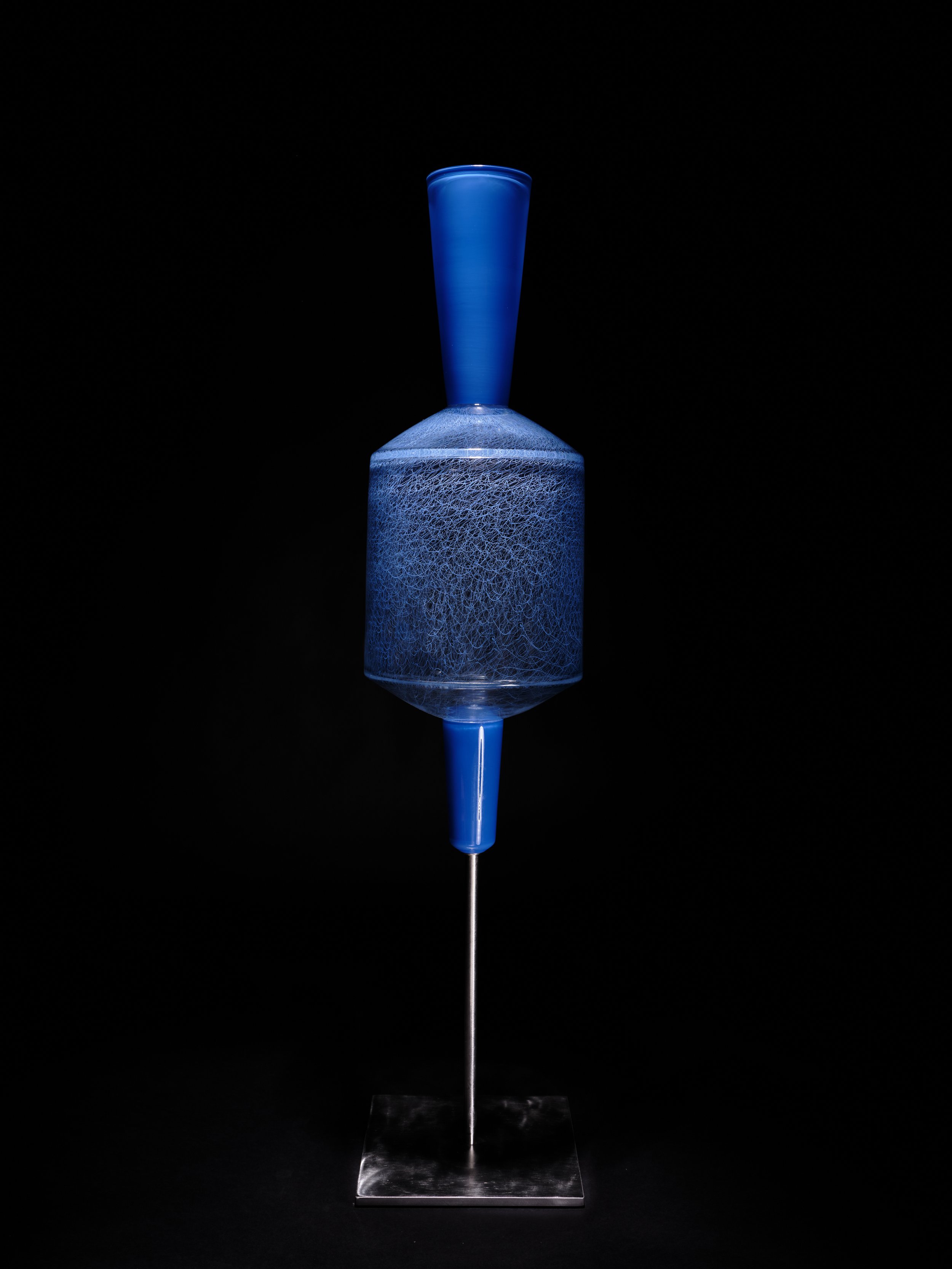 "AMPHORE"
Verre & inox
L 25 x l 25 x H 114 cm