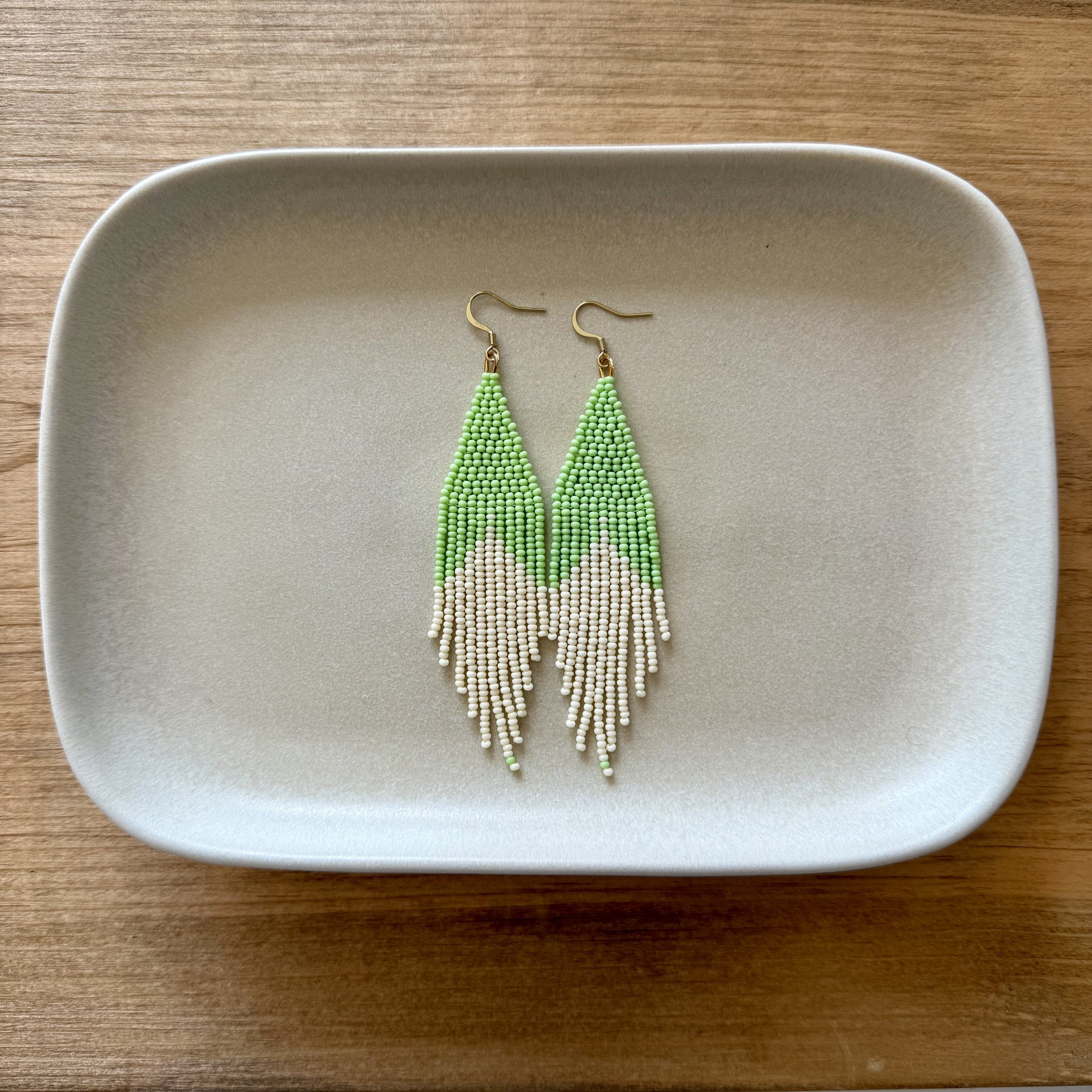Tapered peaks, green & cream
