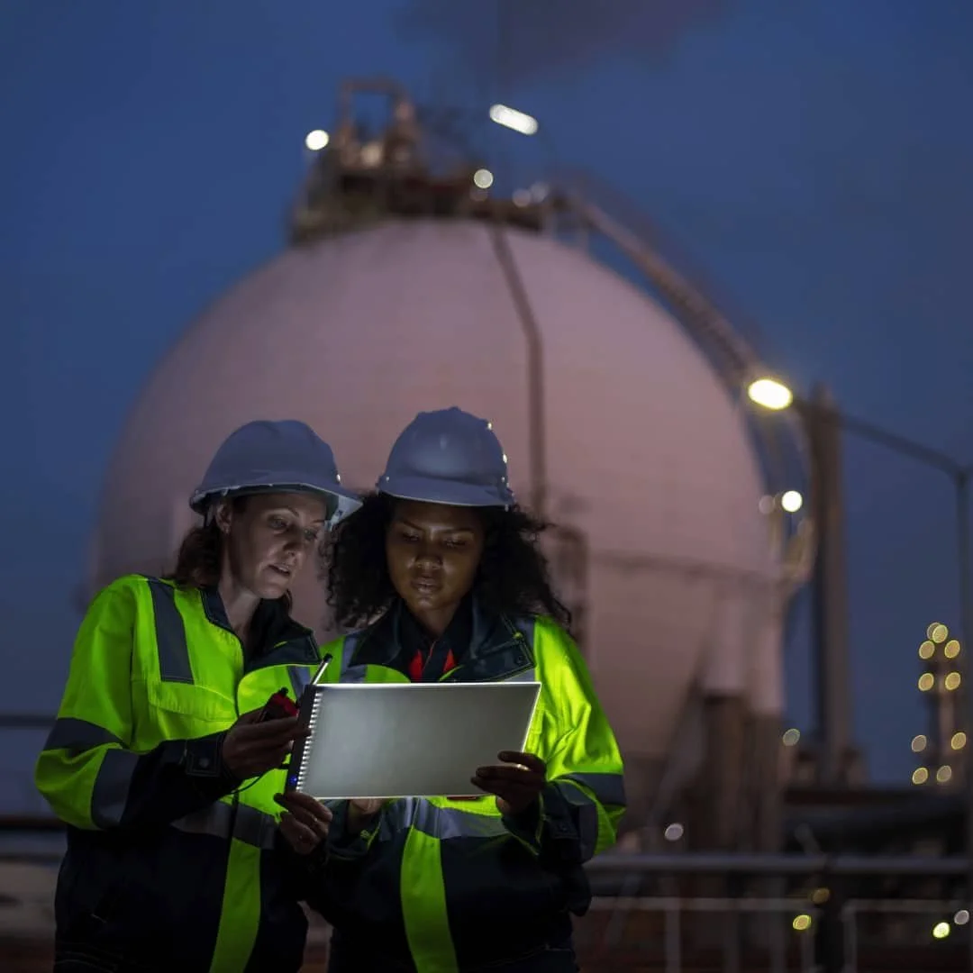 Top 5 Virtual Learning Strategies for Energy Companies to Improve Workforce Compliance and Retention