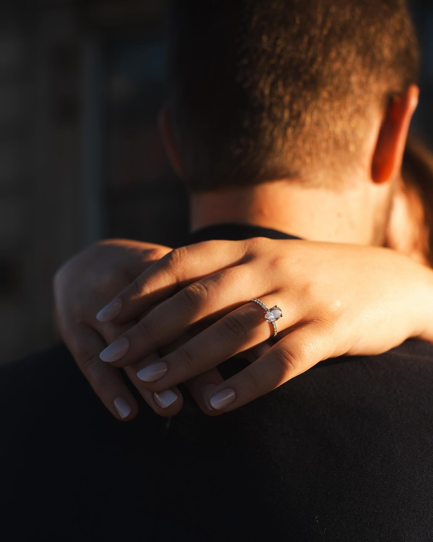Can&rsquo;t decide on what style you want for your engagement session? Take this as your sign to do both!