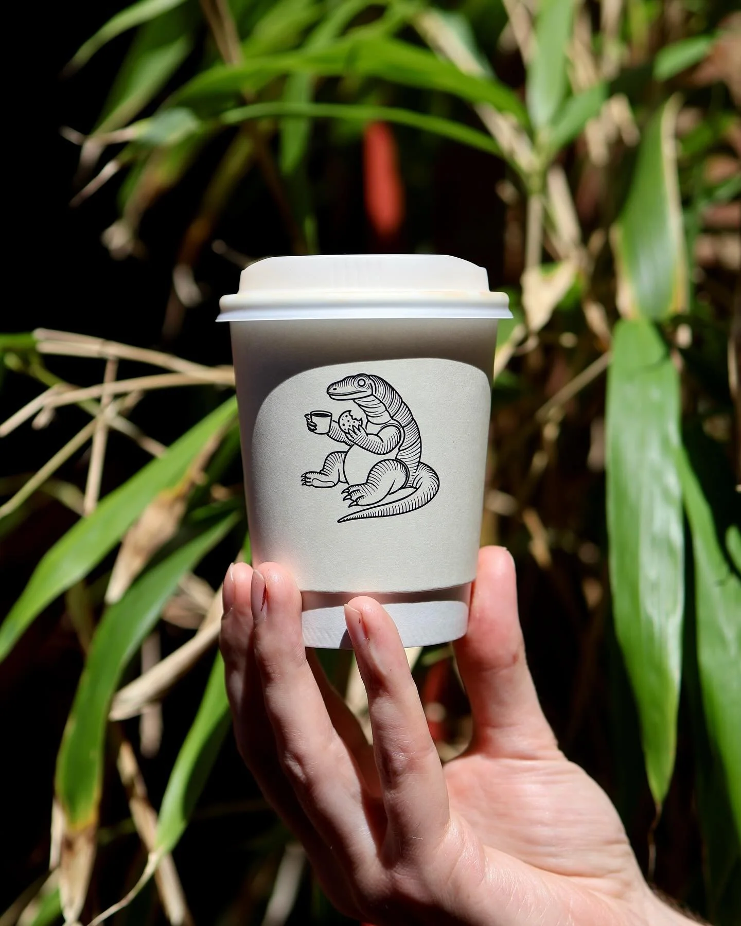 komodo cup vol.3 
@mike_stout_tattoo was one of our very first regulars. As massive fans of his work we asked if he could draw a design that encapsulates Komodo… the dragon was born. 
In coffee and cookie we trust x